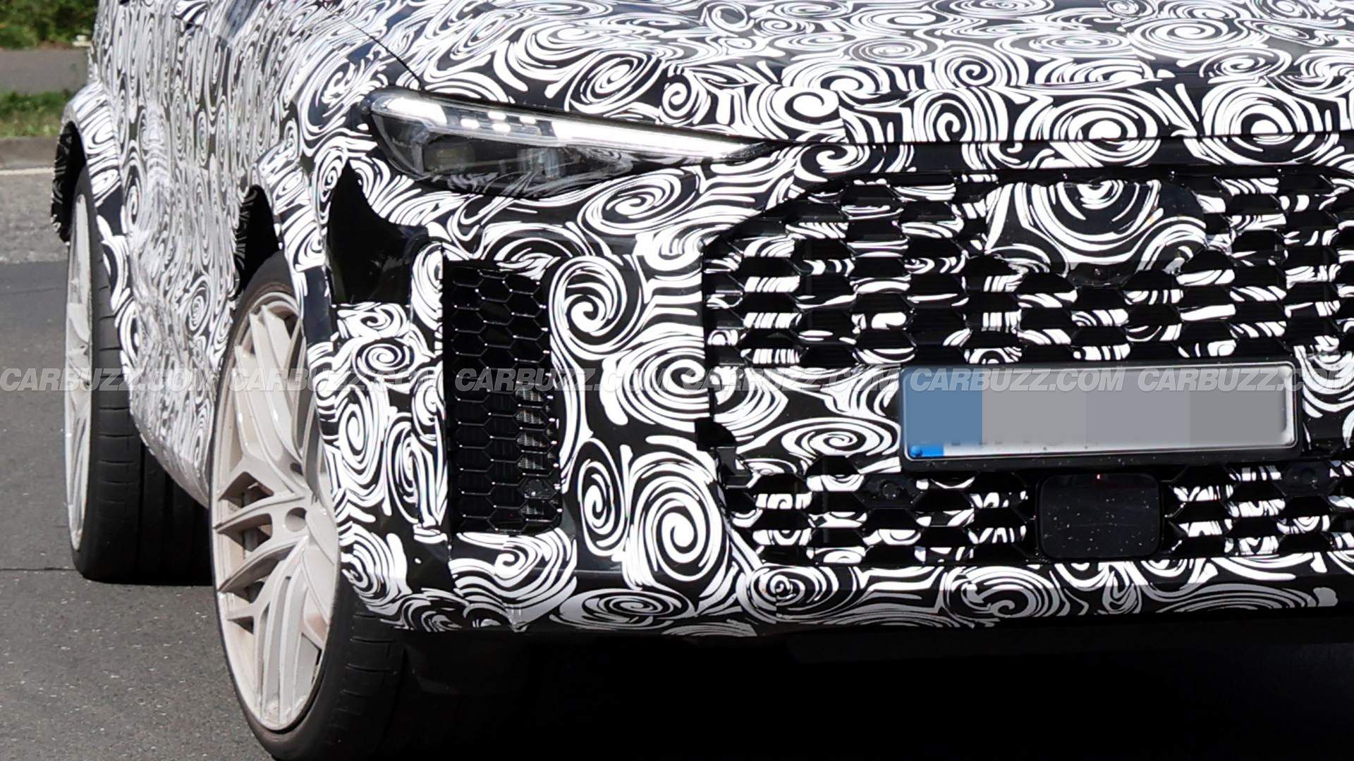 Kompaktowy super-SUV Audi o mocy 630 KM doczeka się odmiany coupé