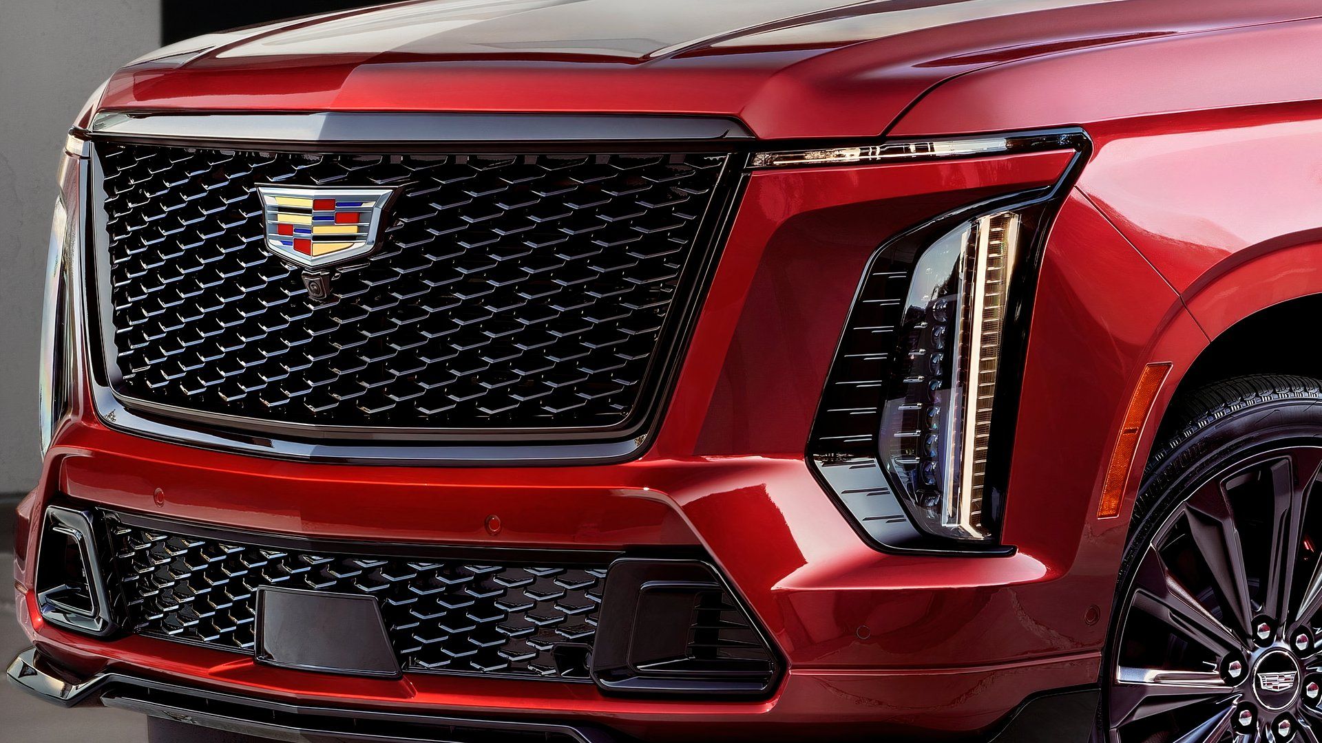 Cadillac Escalade-V za 168 000 dolarów: więcej mocy niż w AMG GLS 63 i taniej niż Rolls-Royce Cullinan