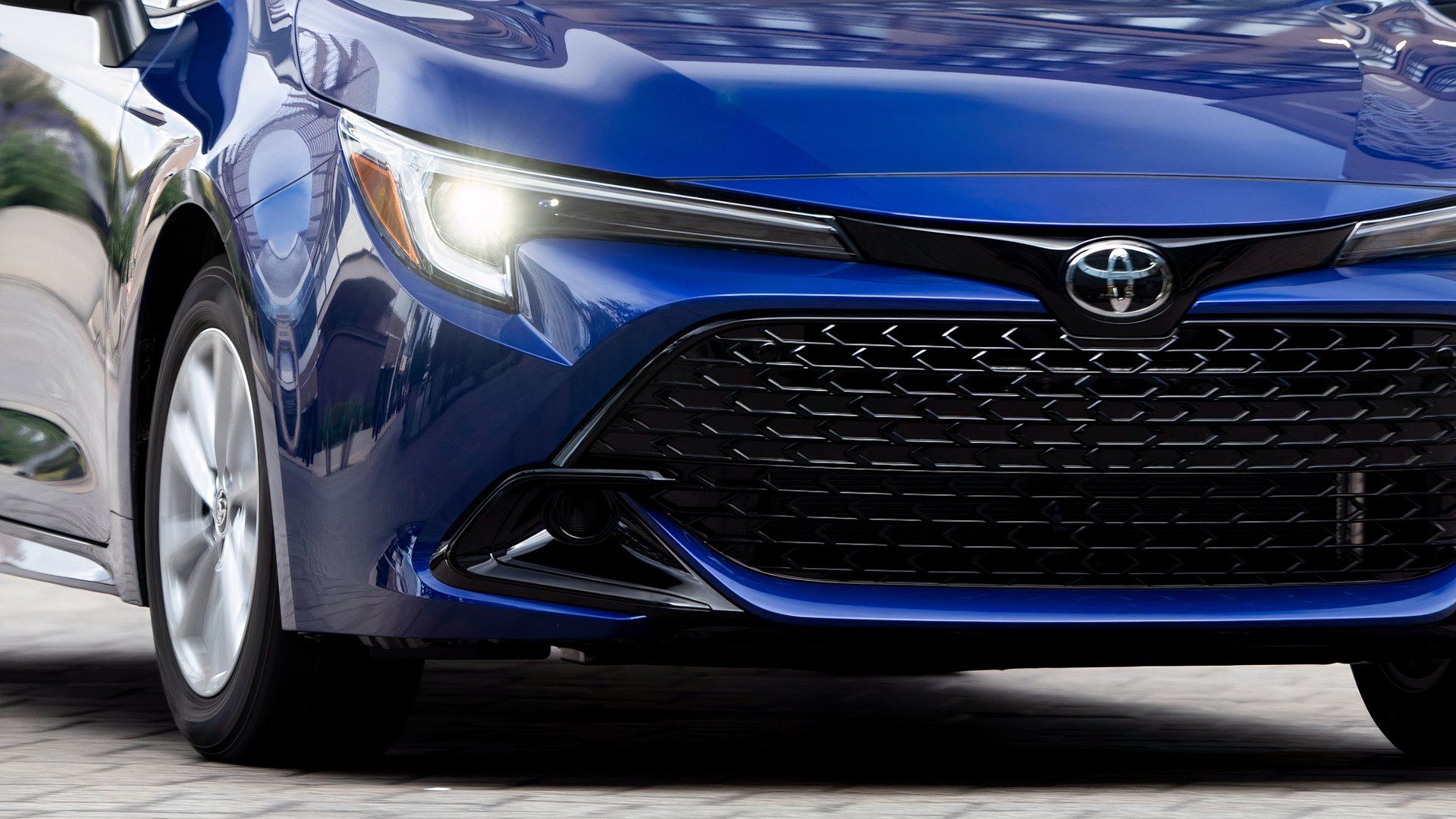 Zapomnij o tanich używkach: nowa Toyota Corolla hatchback za 179 dolarów miesięcznie