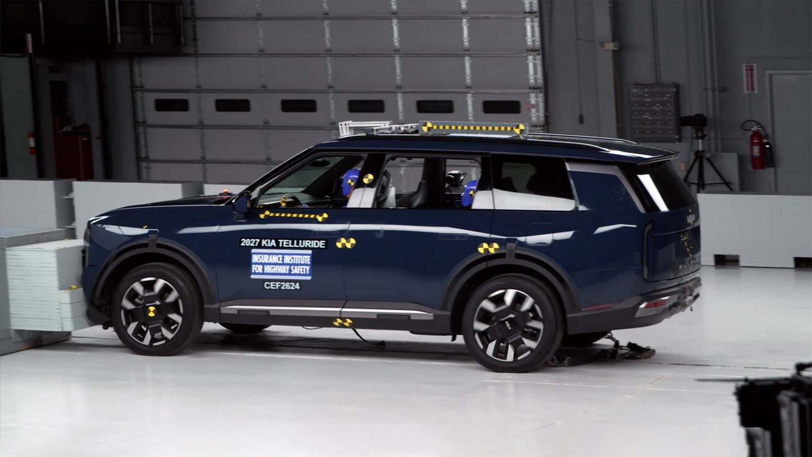 Due SUV Kia e Tesla superano BMW e Lexus nel test di sicurezza IIHS