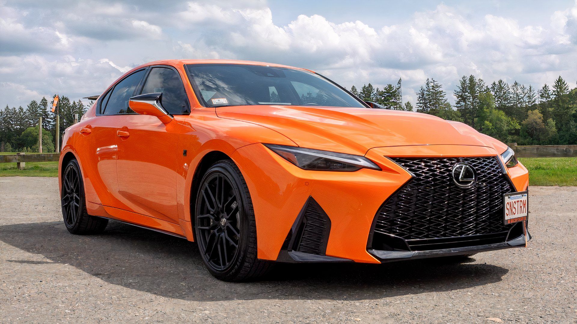 Powstanie tylko 150 egzemplarzy tego sportowego sedana Lexusa z silnikiem V8, co czyni go idealną inwestycją
