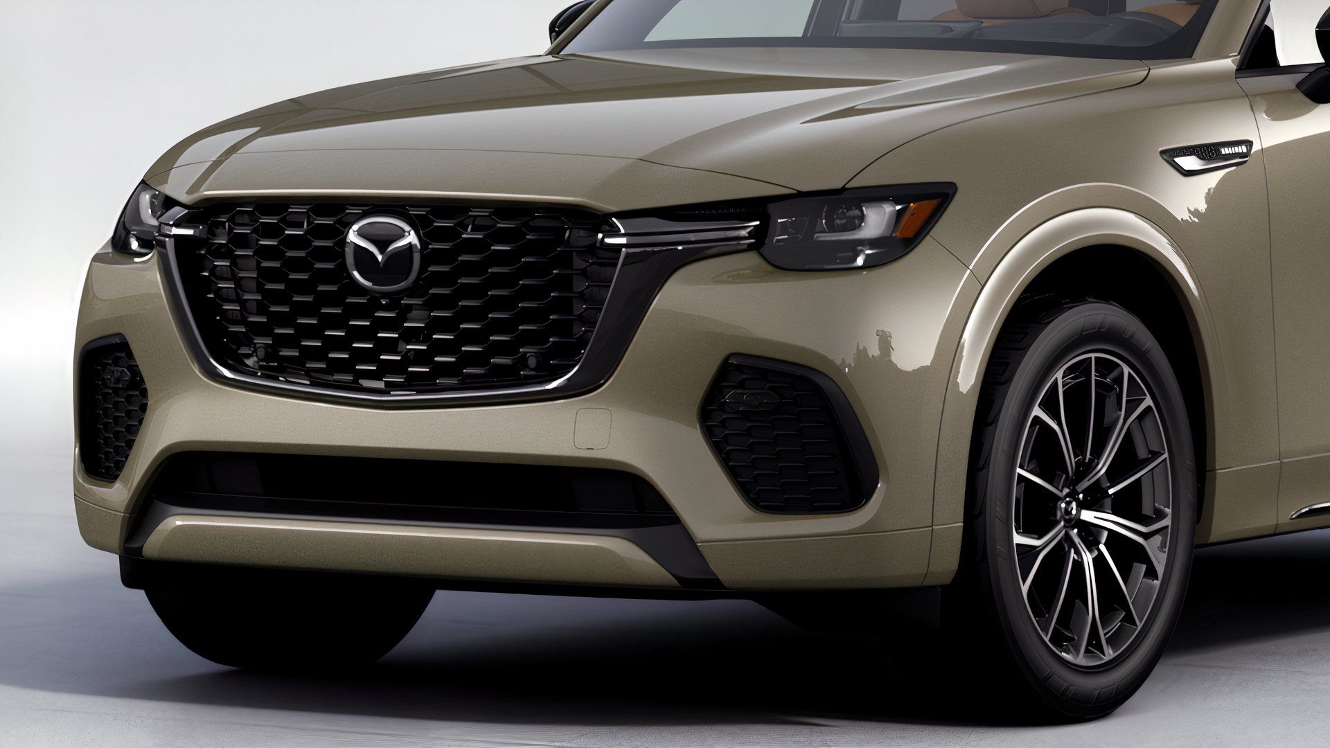 Mazda daje 10 000 powodów, by wybrać CX-70 zamiast BMW X5