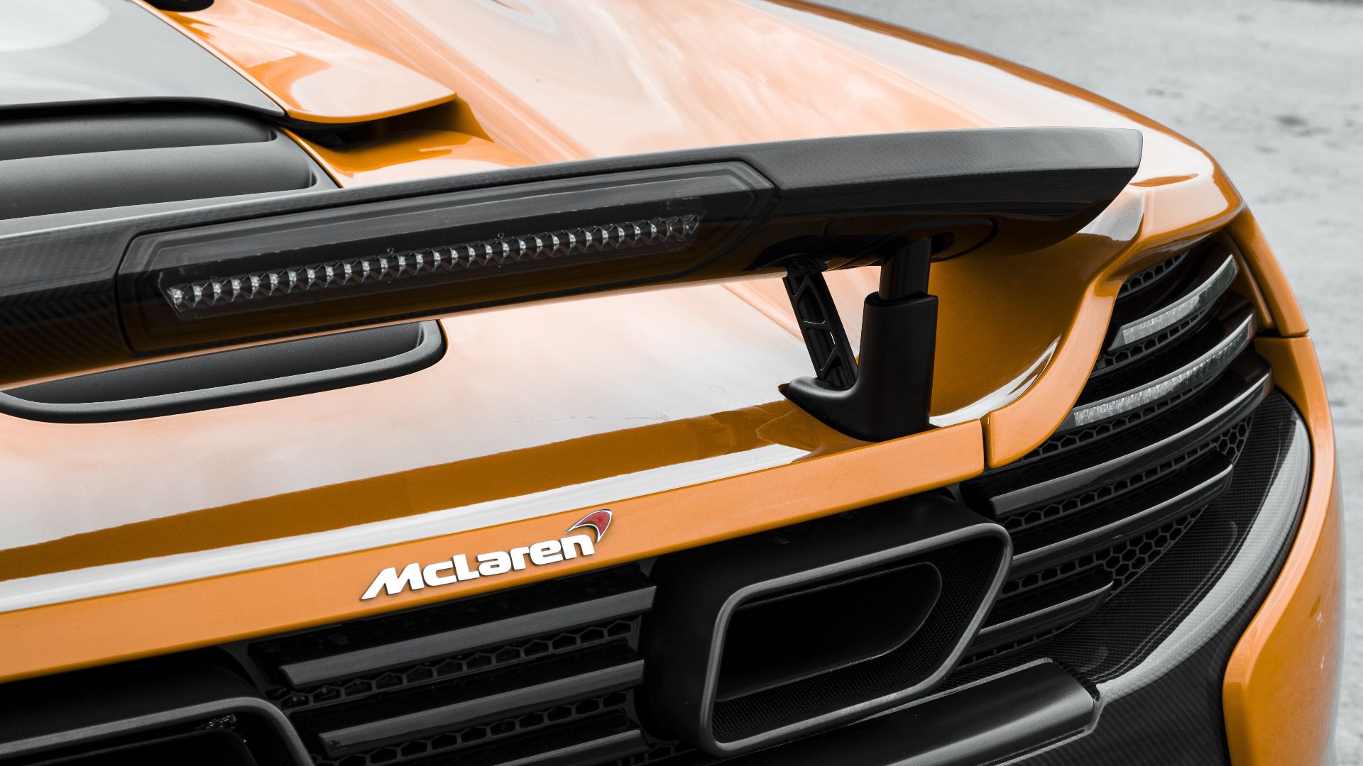 Osiągi hipersamochodu w cenie bazowego 911 – ten McLaren to najlepszy sposób na supersamochód za 130 000 dolarów