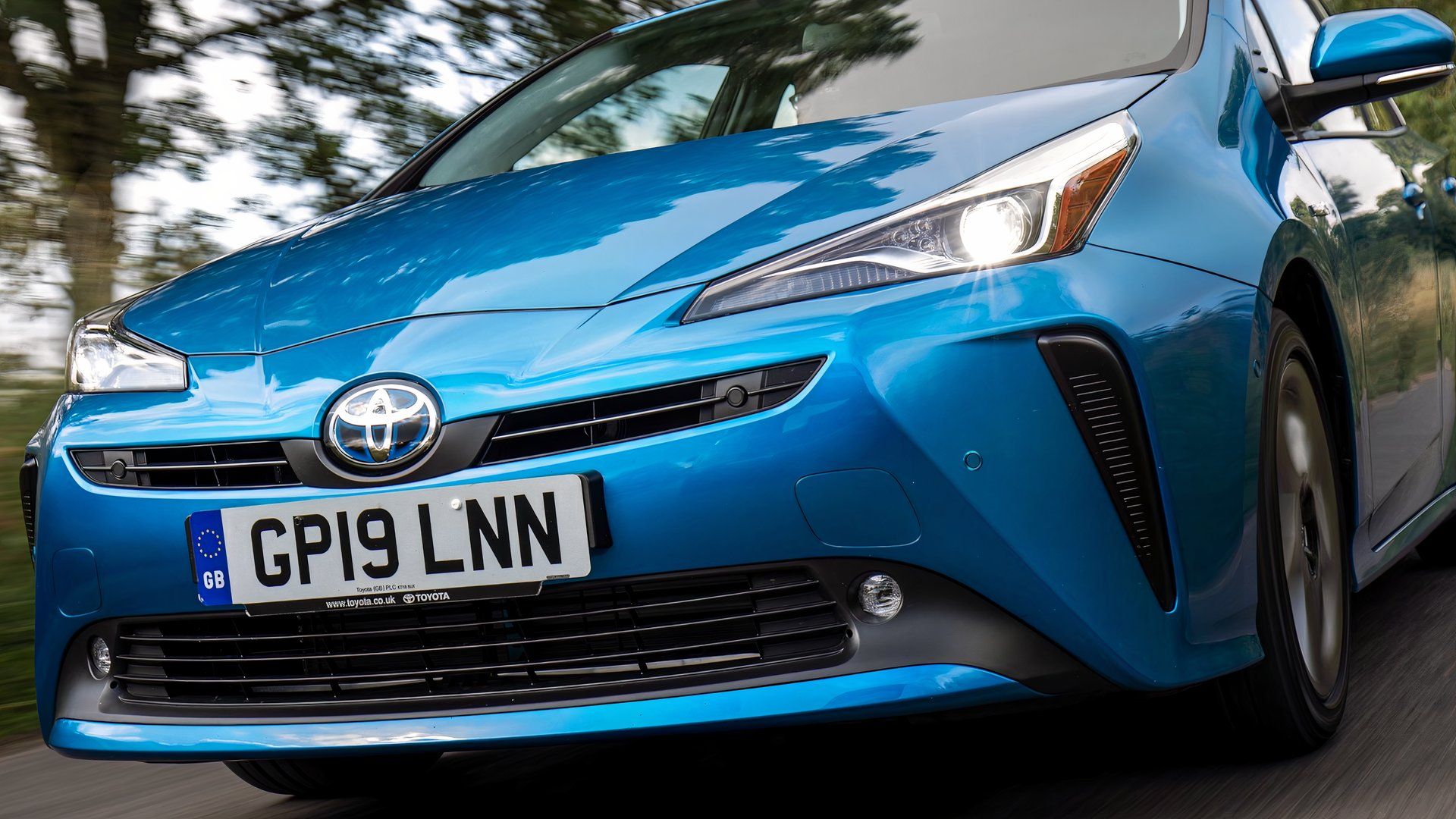 Dziesięcioletnia Toyota Prius kosztuje miesięcznie mniej niż rodzinny abonament telefoniczny