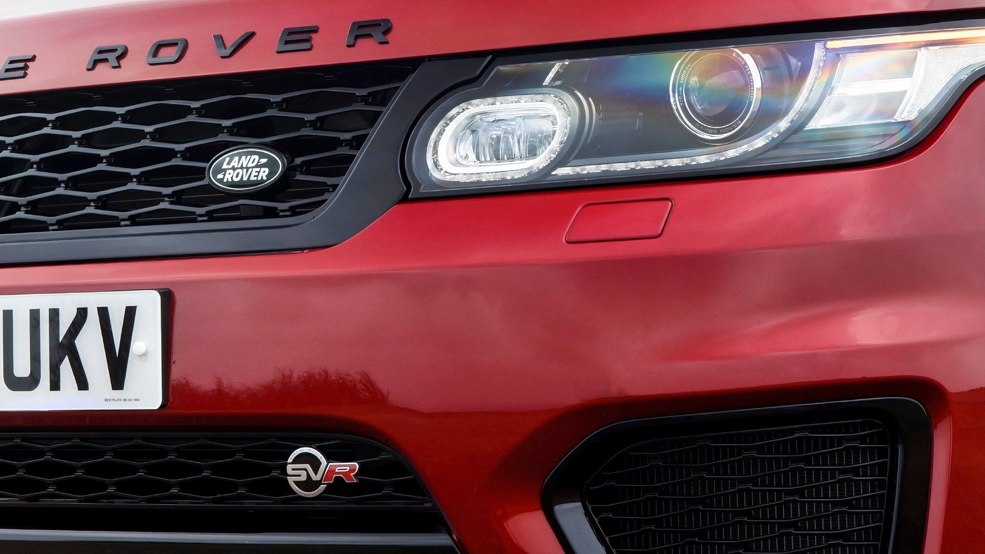 Range Rover z doładowanym V8 o mocy 550 KM tańszy niż Corolla Cross: epicki, ale z haczykiem