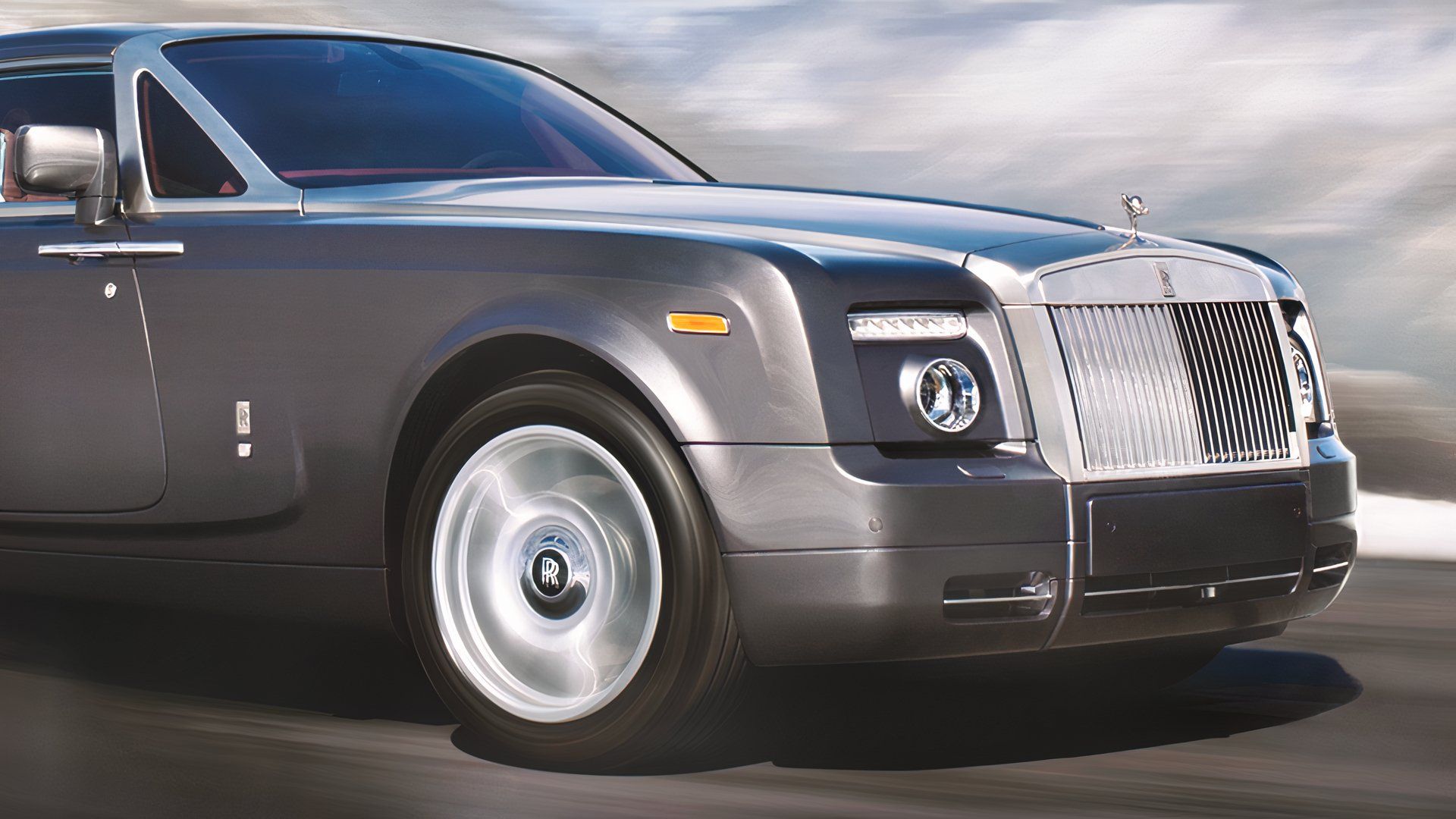 Samopoziomujące się logotypy na kołach to wizytówka Rolls-Royce’a, a Ty możesz mieć takie za 25 dolarów