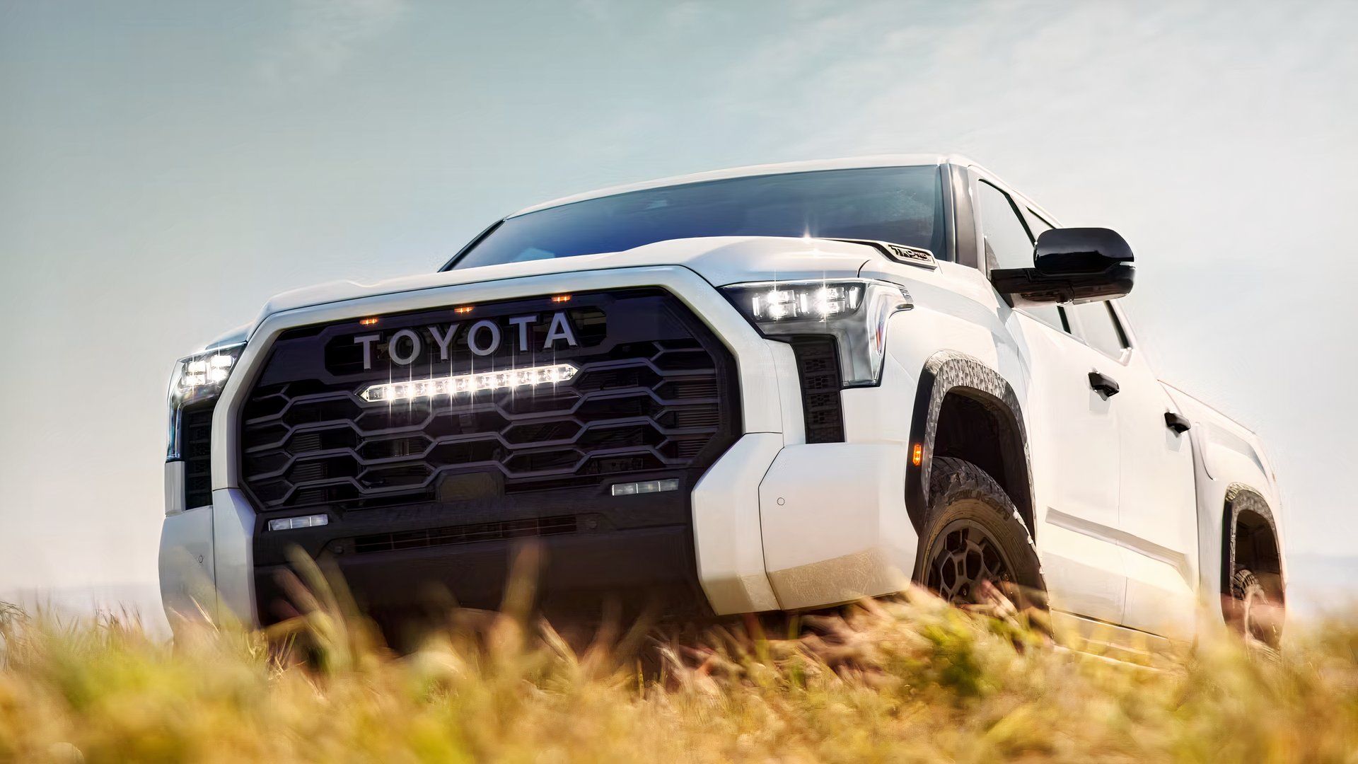 Toyota Tundra SR czy SR5? Dlaczego warto dopłacić 5000 dolarów