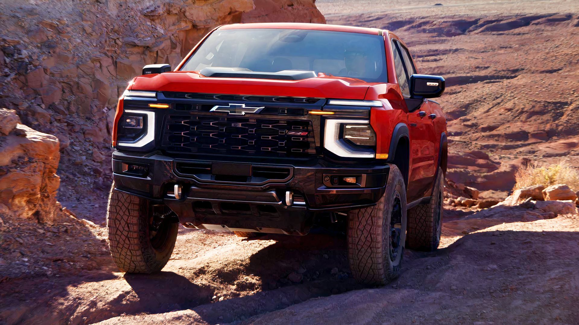 Tylko 2000 dolarów różnicy: Chevrolet Silverado ZR2 kontra Ford F-150 Raptor z rocznika 2027
