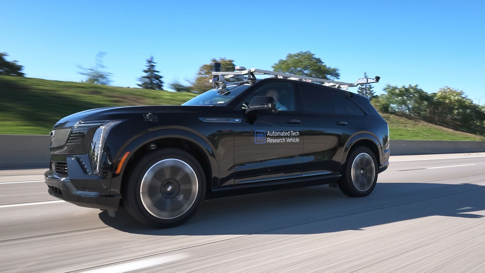 Tesla, Mercedes czy Hyundai? To GM chce wprowadzić w pełni autonomiczną jazdę poziomu 4