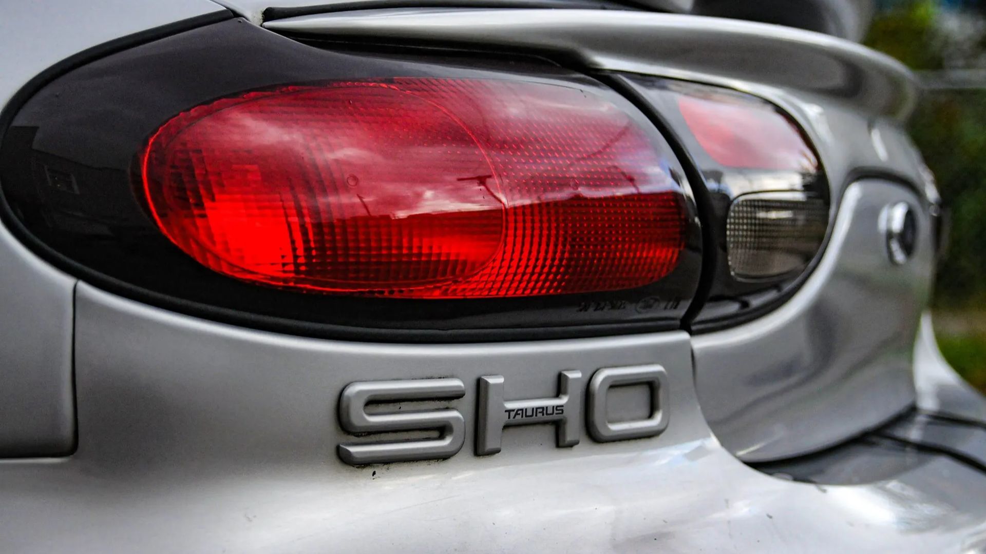 Silnik 3.4 V8 od Forda i Yamahy dowodzi, że świetne brzmienie nie gwarantuje bezawaryjności