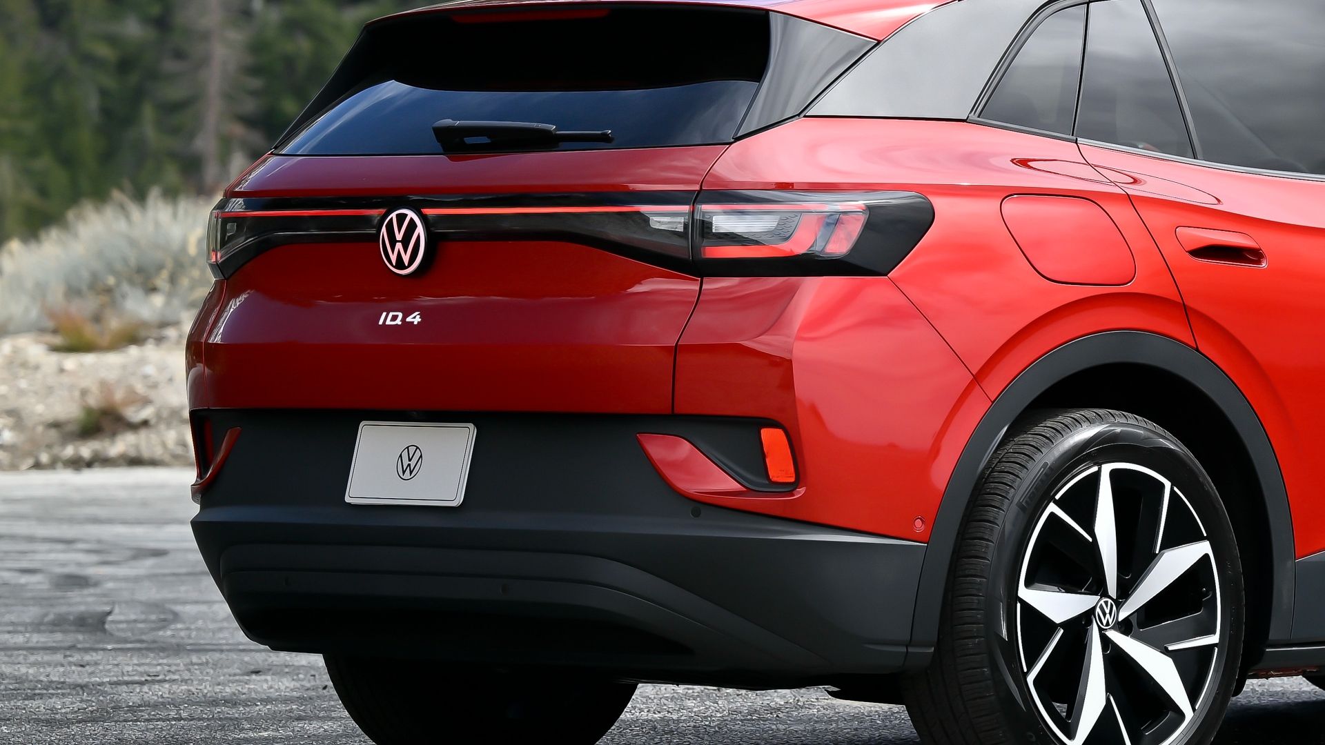 Volkswagen naprawia ryzyko pożaru w ID.4? Zmniejsza zasięg o 20%