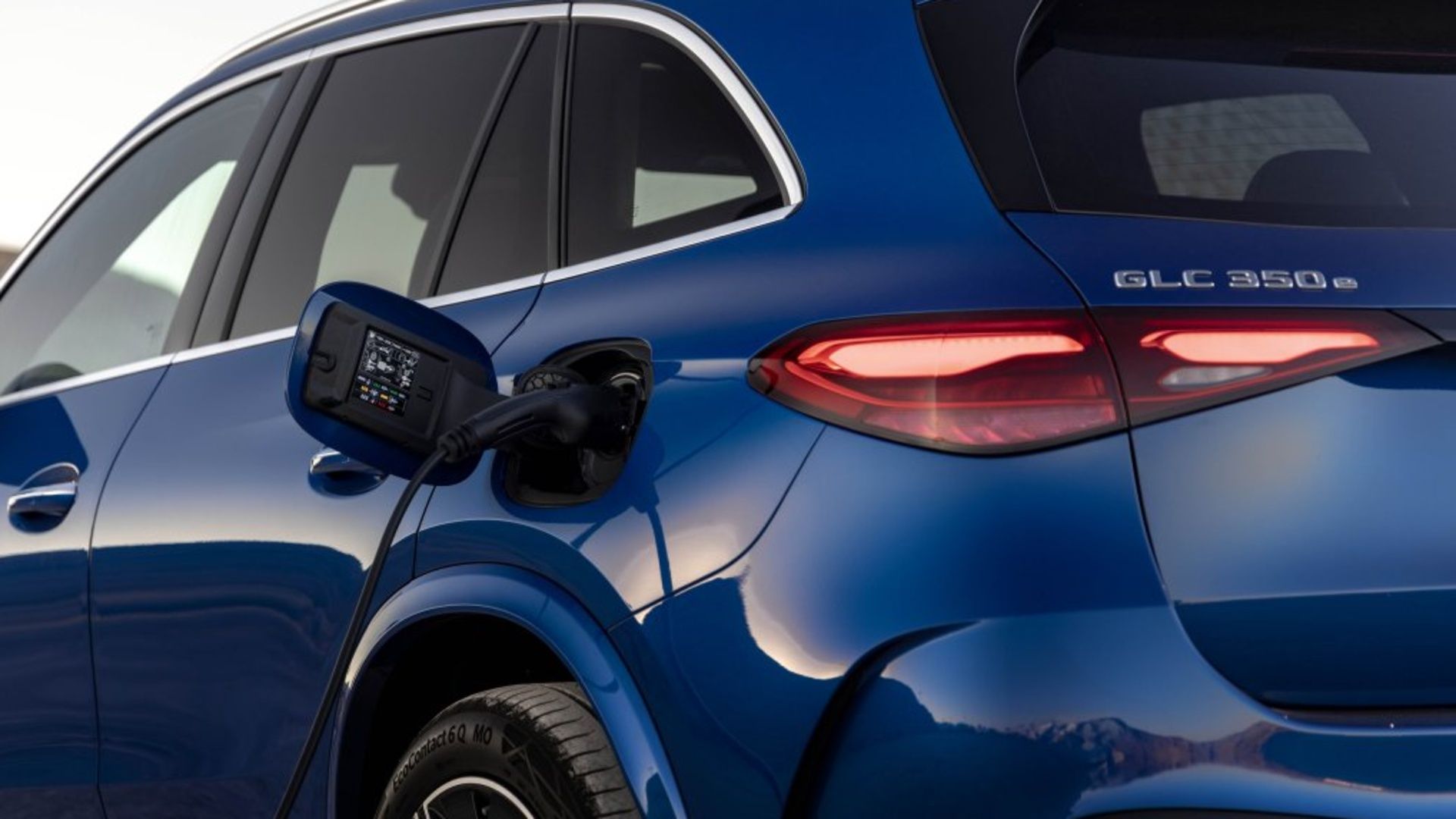 Mercedes-Benz i Volvo wyznaczają wspólną linię w sprawie hybryd plug-in