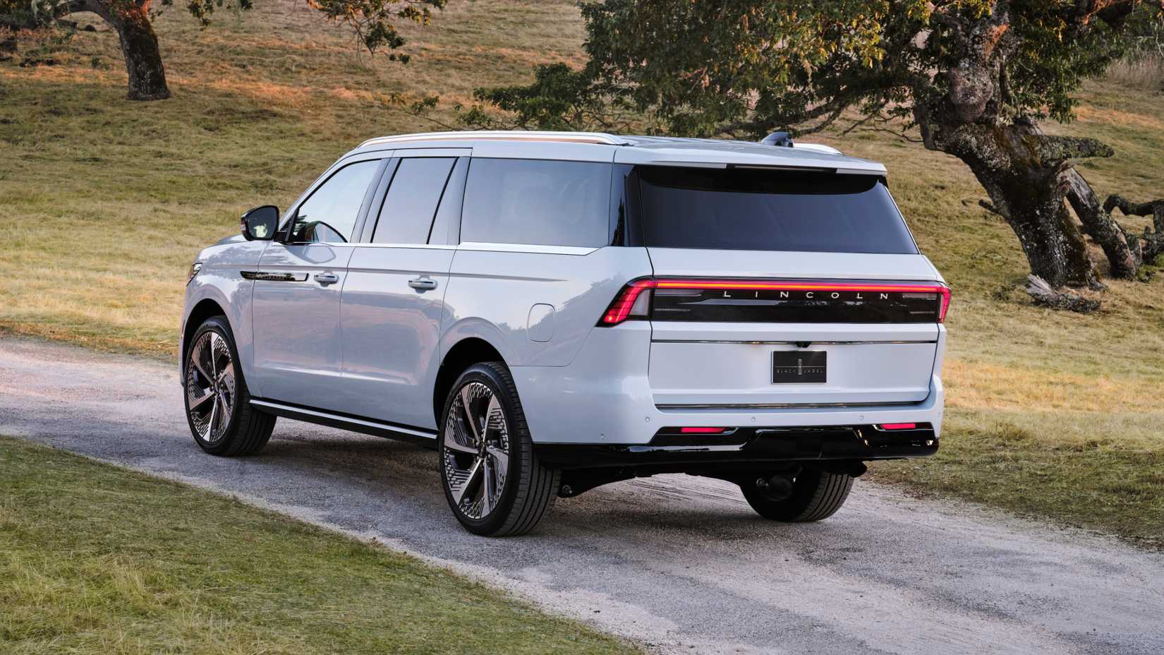 Lincoln Has Dropped More Than Half Its Dealers In 7 Years, And It's Not ...