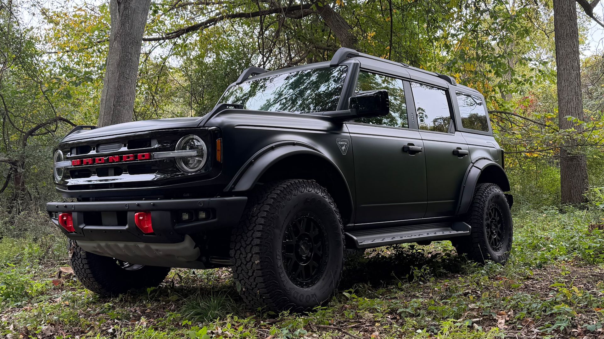Ford wzbogaca Bronco o nowy, hardkorowy pakiet – niestety z najgorszą możliwą nazwą