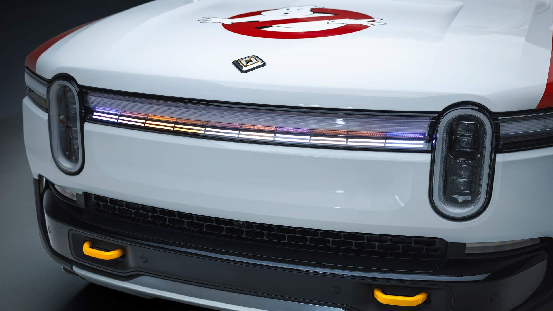 Rivian wzywa pogromców duchów: halloweenowy ECTO-R1 i upiorne aktualizacje