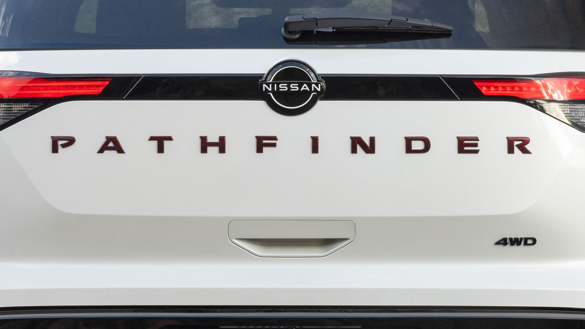 Nissan Pathfinder 2027 w stylu retro na 40-lecie modelu