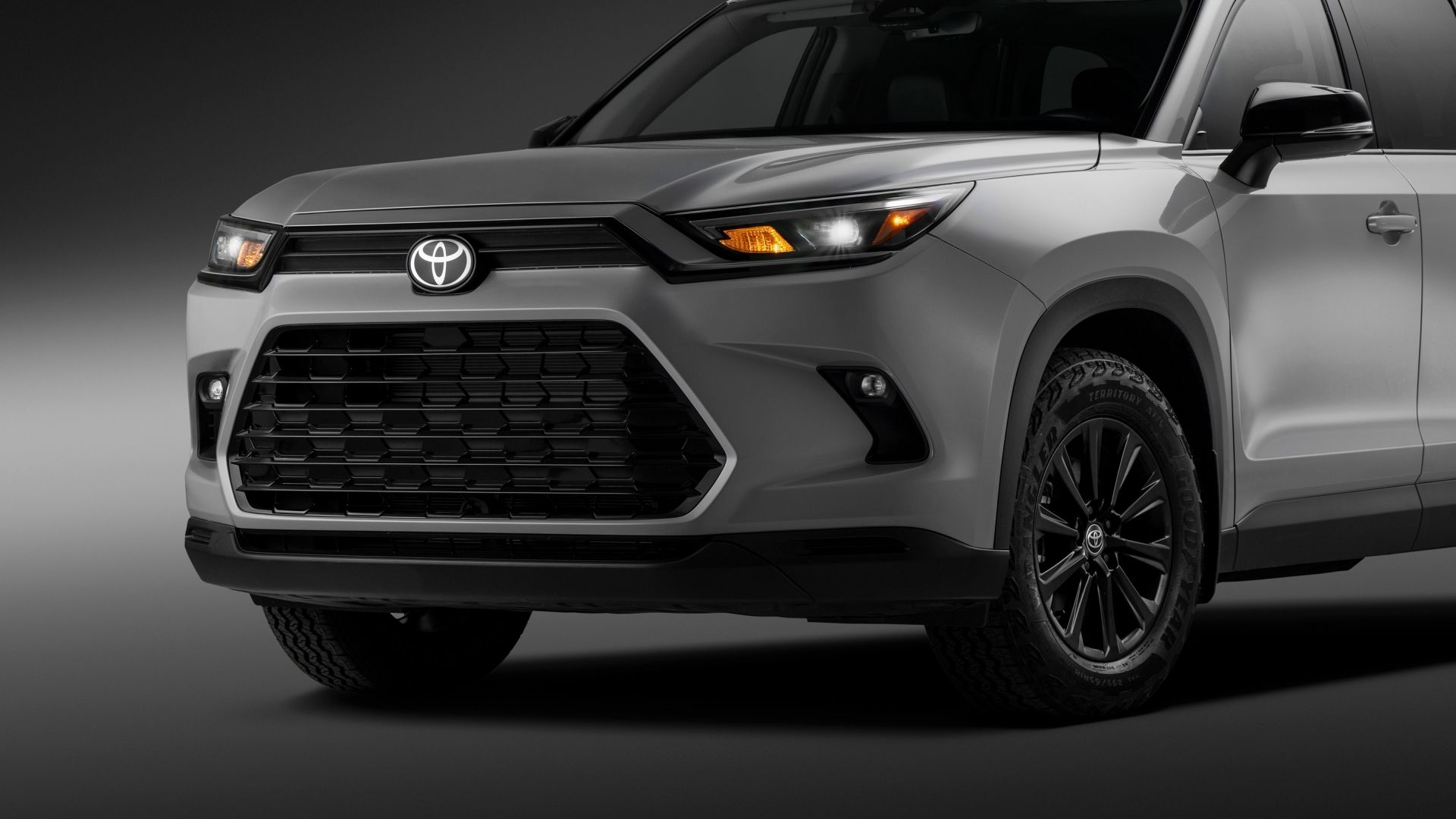 Toyota podnosi Grand Highlander, by rzucić wyzwanie Hondzie TrailSport