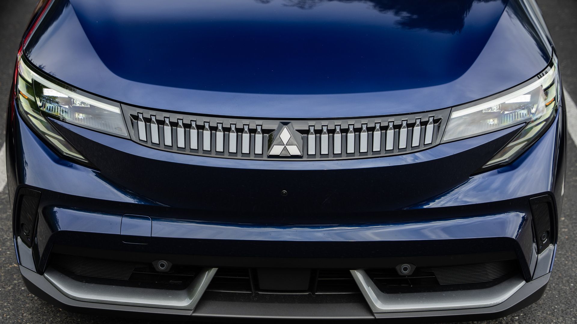 Mitsubishi uważa, że ich odpowiednik Nissana Leaf jest wart 8000 dolarów więcej