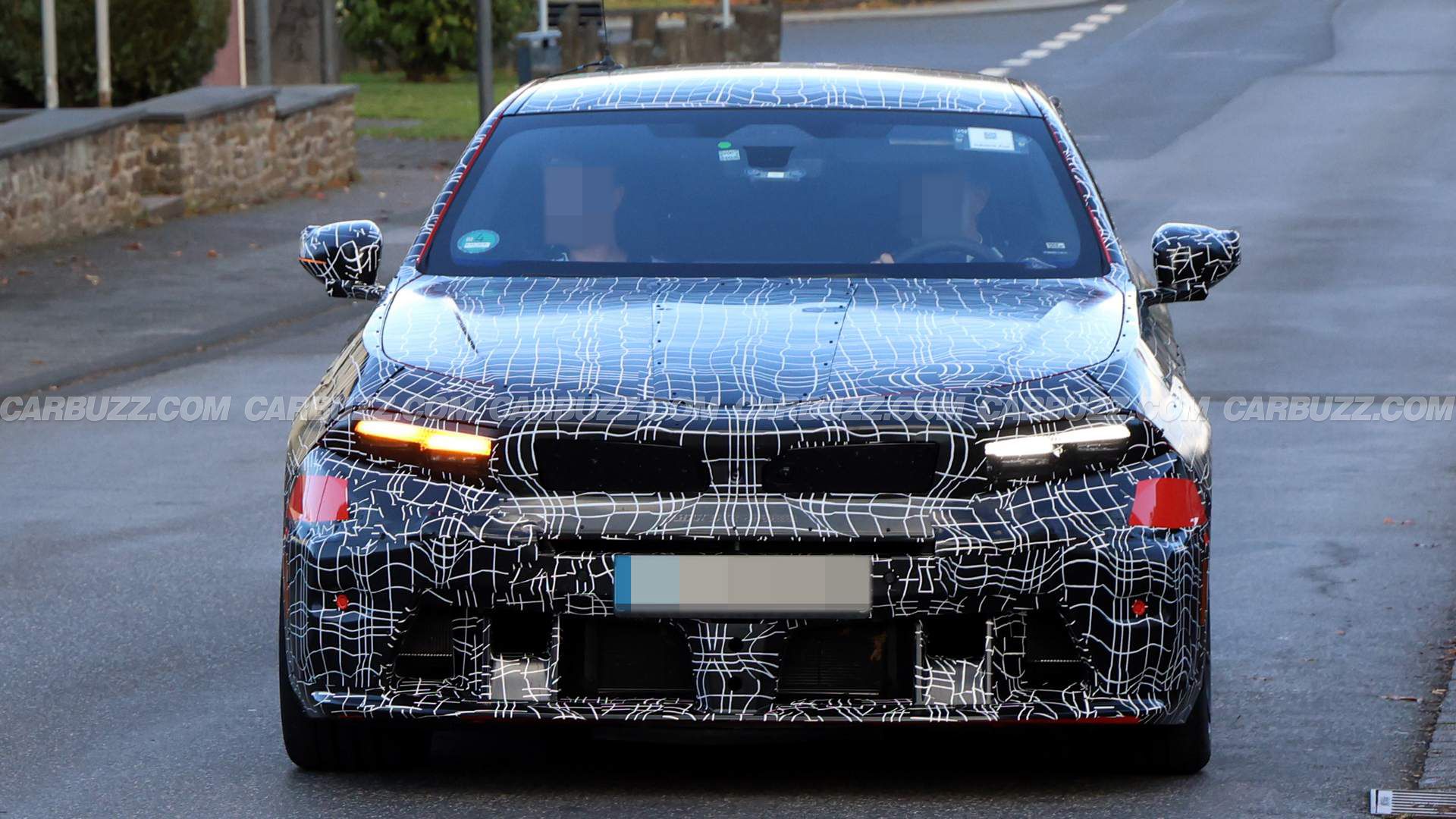 BMW rzuca wyzwanie Audi nowym M5, które wygląda niepowtarzalnie