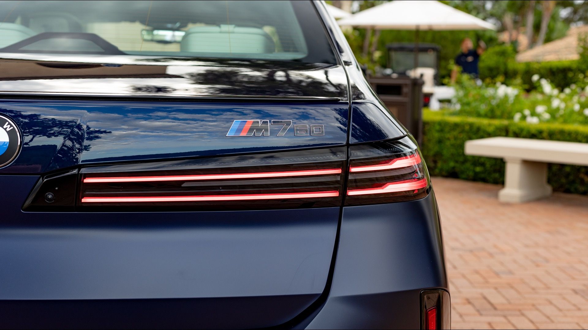 BMW serii 7 potrzebuje V8, by dotrzymać kroku Mercedesowi – i właśnie je otrzymało