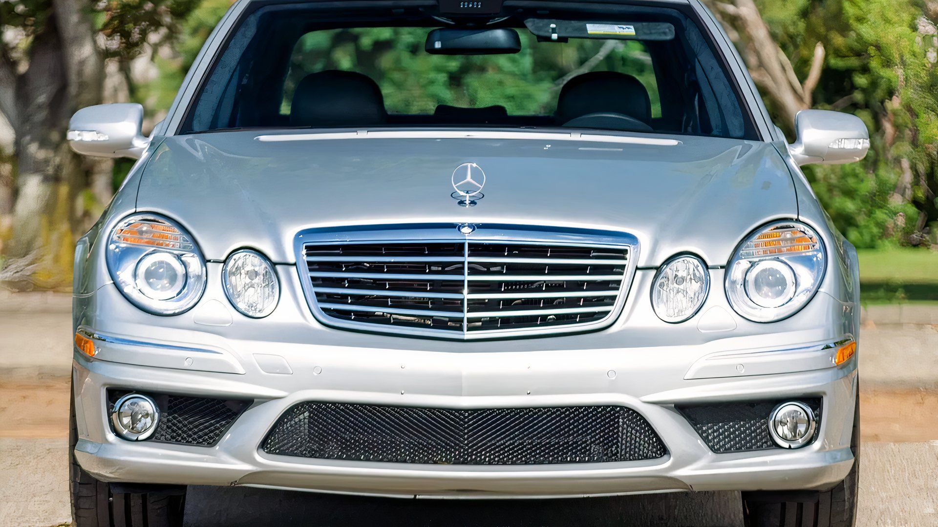 Idealna okazja, by kupić sportowego sedana, który rozsławił Mercedes-AMG