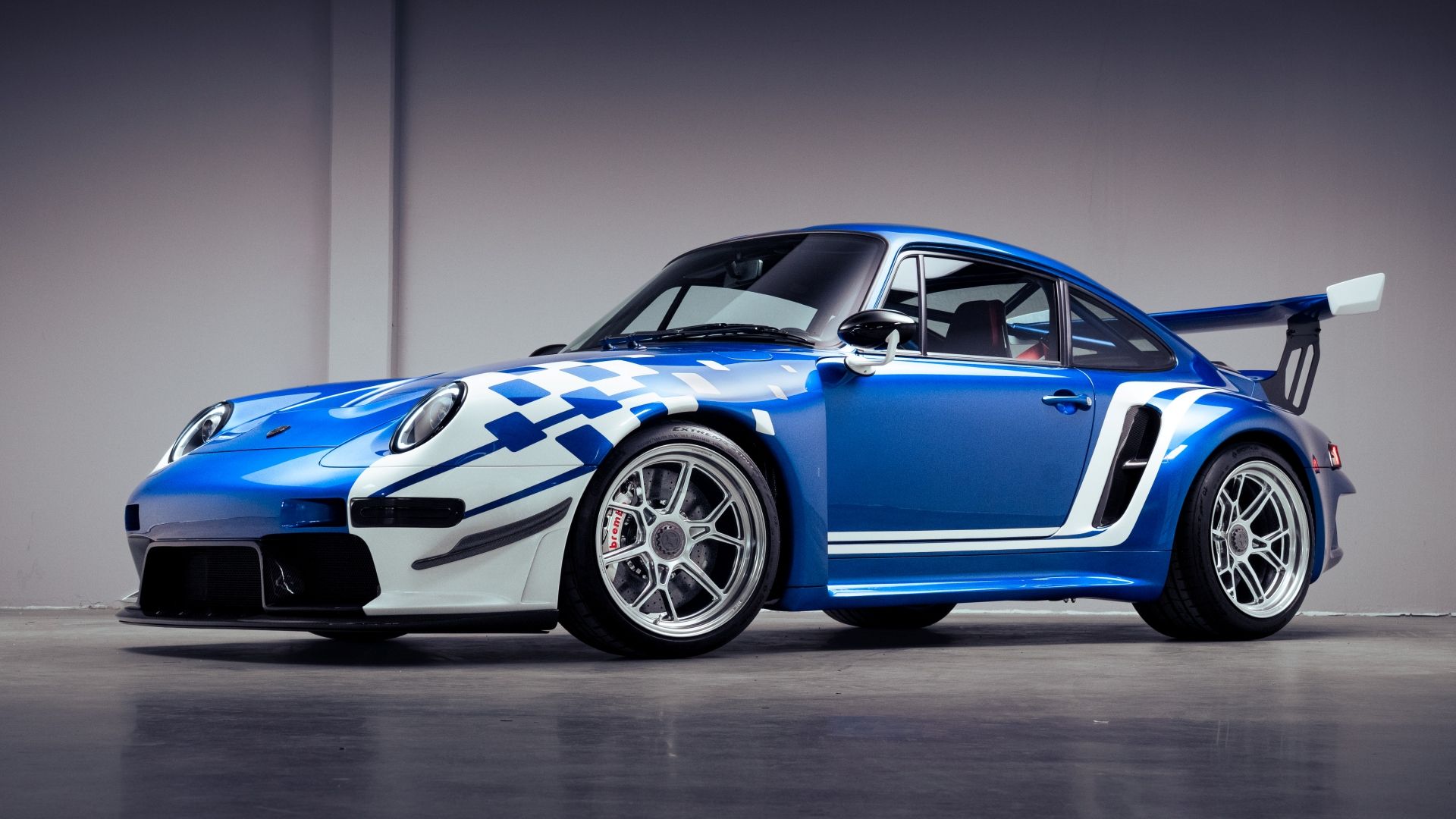 Porsche 911 Brundle Edition by Gunther Werks