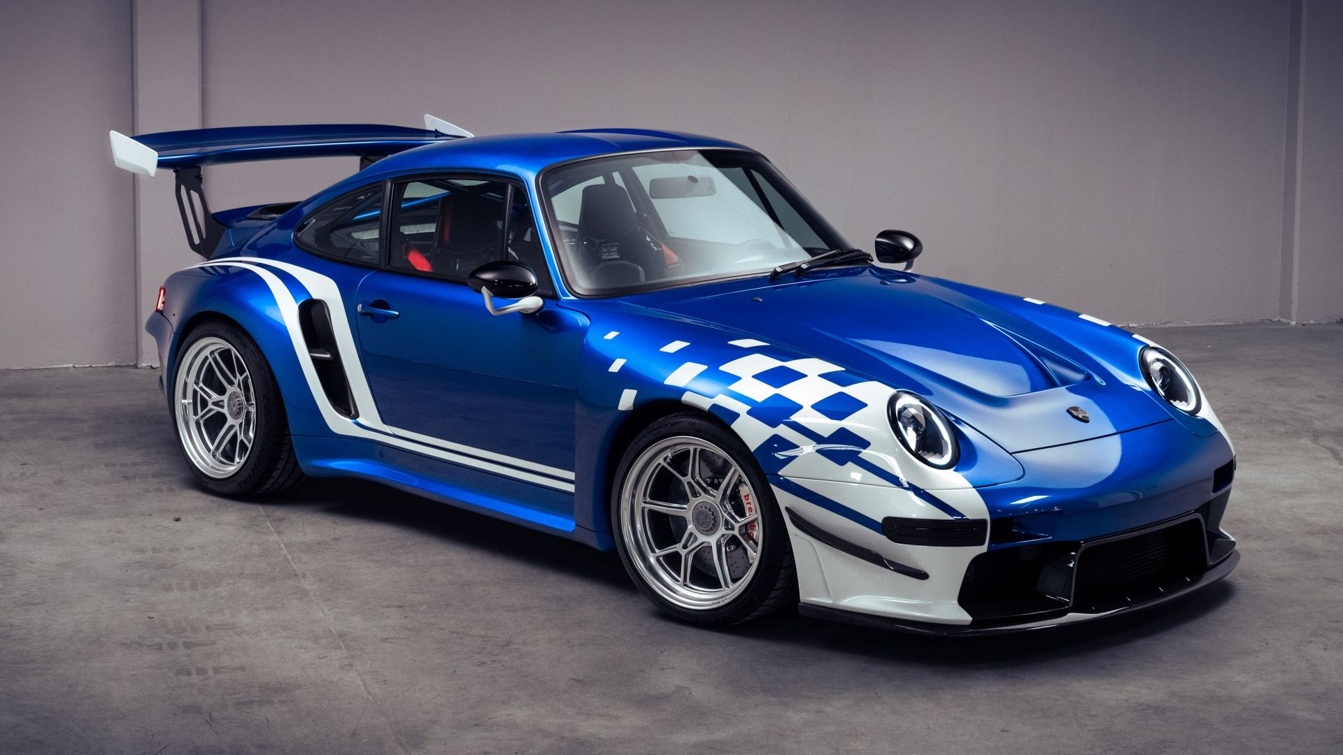 Porsche 911 Brundle Edition by Gunther Werks