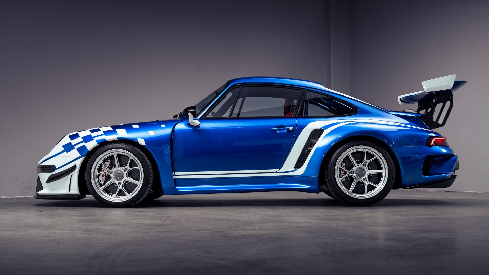 Porsche 911 Brundle Edition by Gunther Werks