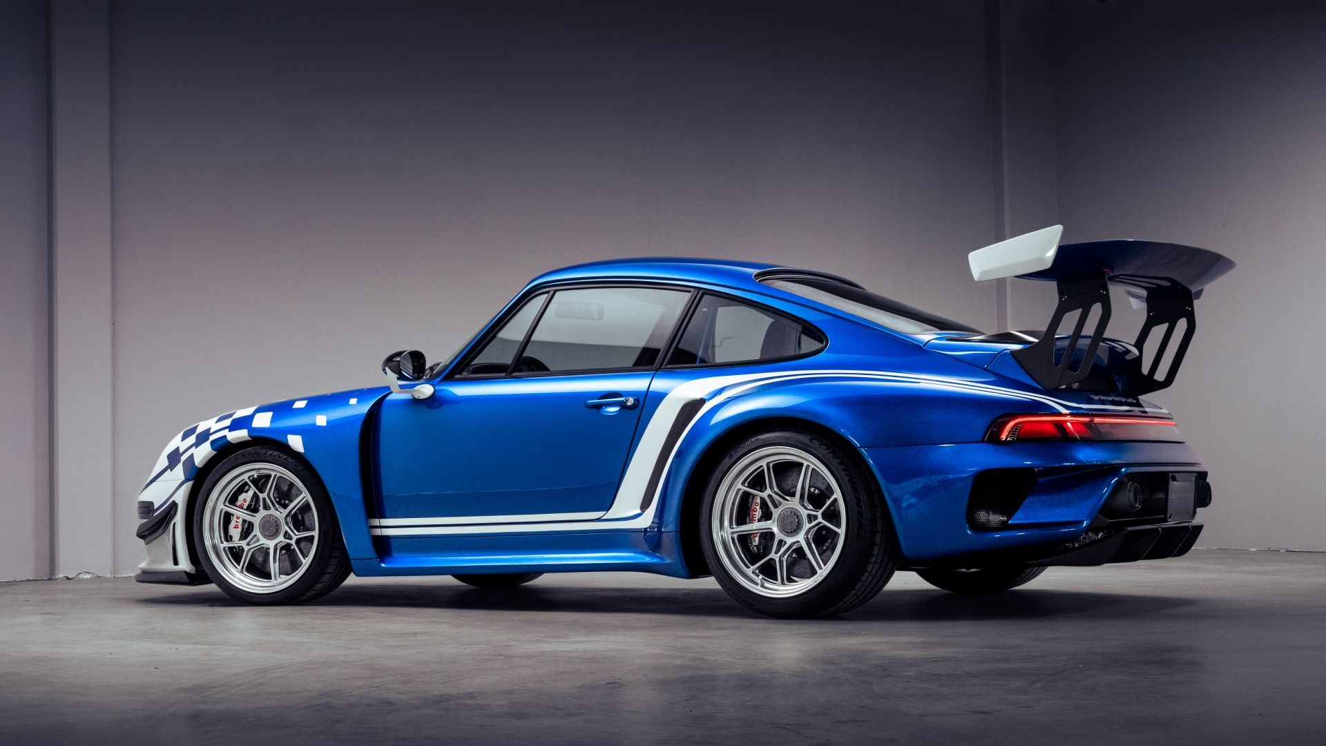 Porsche 911 Brundle Edition by Gunther Werks