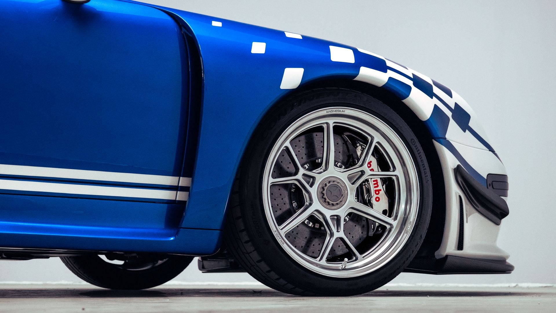 Porsche 911 Brundle Edition by Gunther Werks