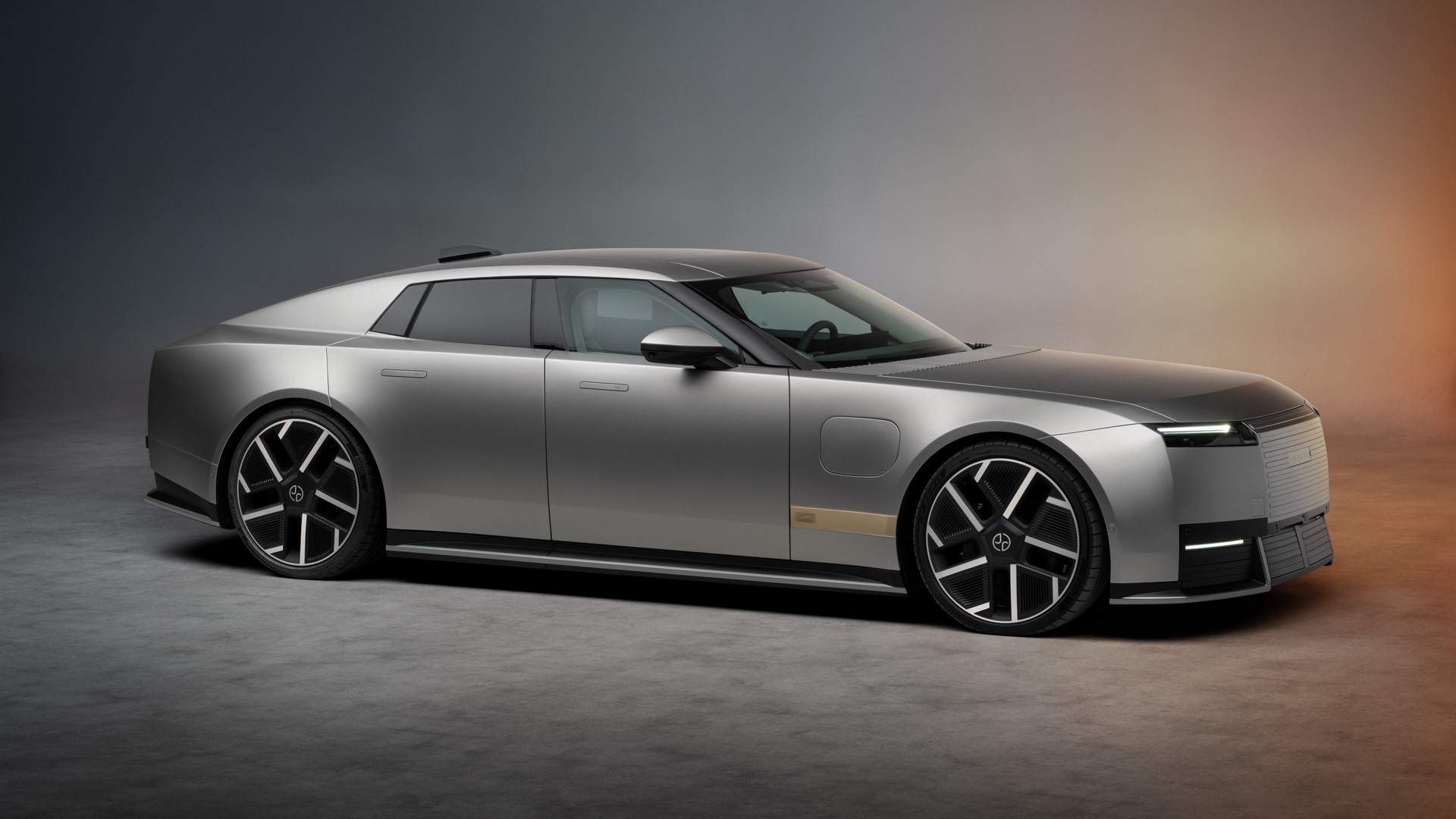 Jaguar nie stworzył Type 01 dla obecnych klientów. Prawie 50 tys. osób się z tym zgadza