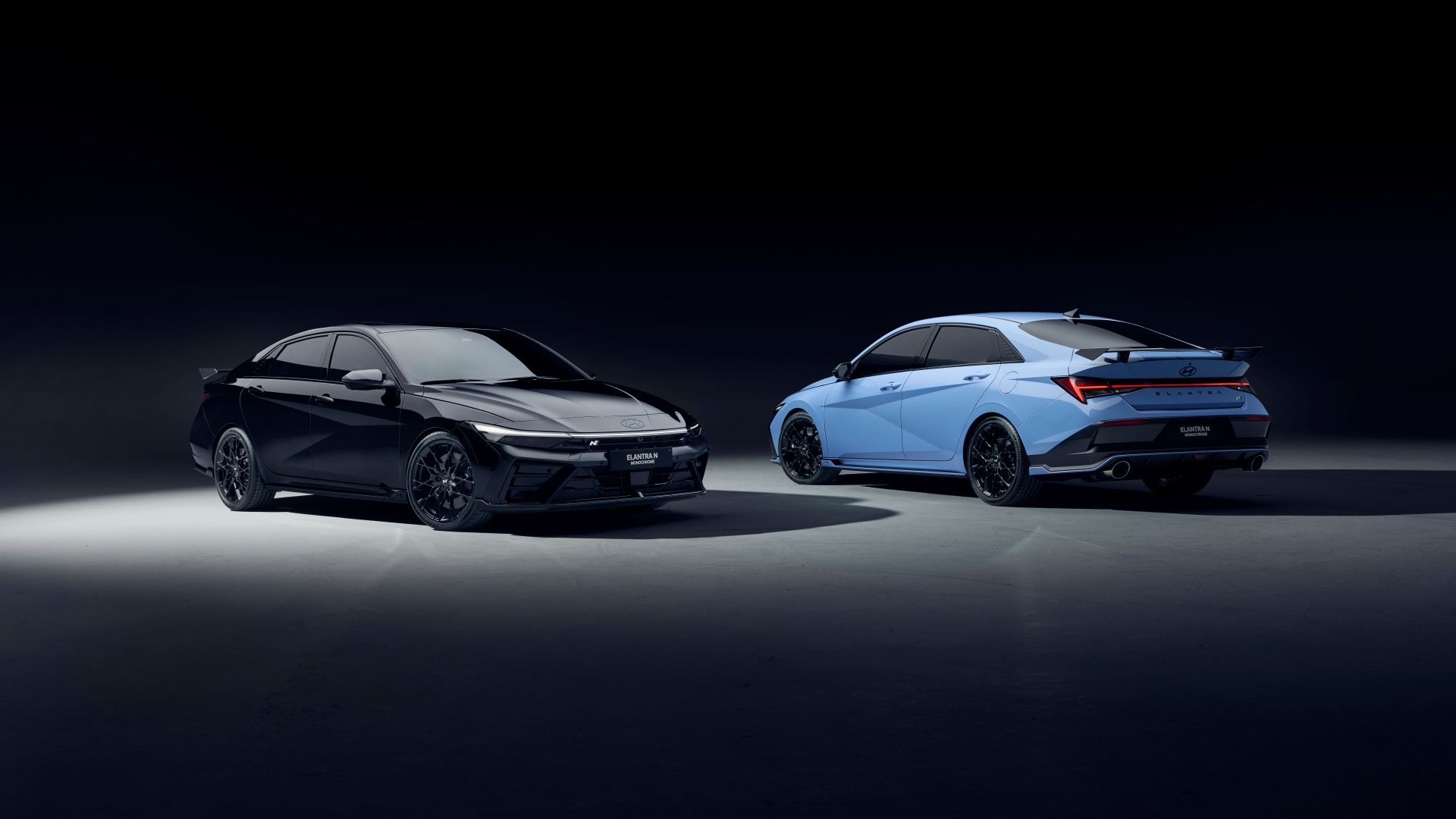 Nowy Hyundai Elantra N w wersji Monochrome udowadnia, że mniej znaczy więcej