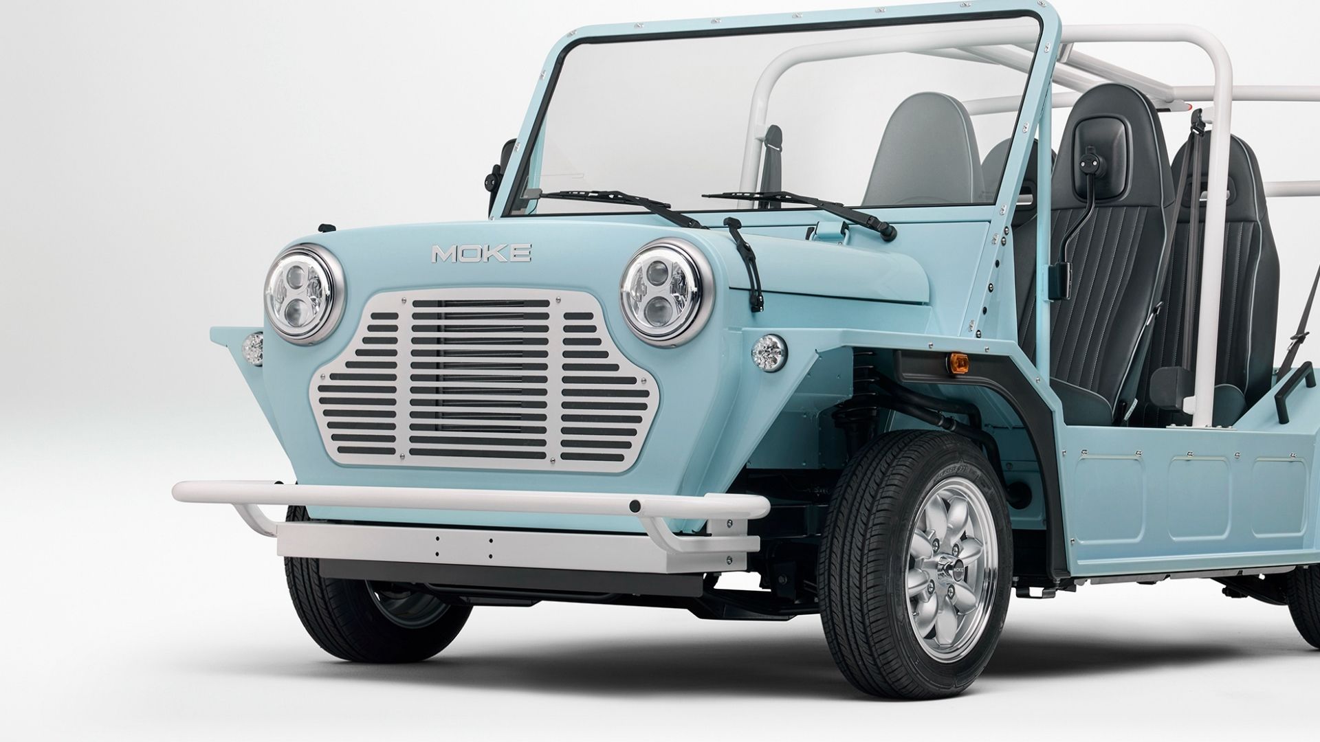 Nowy plażowy buggy od Moke: tyle frajdy, ile można wycisnąć z 44 KM