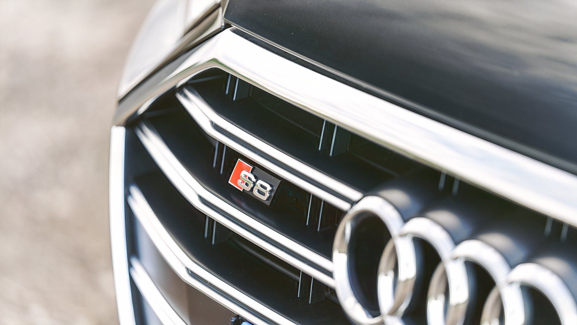 Audi S8 z silnikiem V8 biturbo za 130 tys. dolarów kosztuje mniej niż nowa Toyota Highlander Platinum