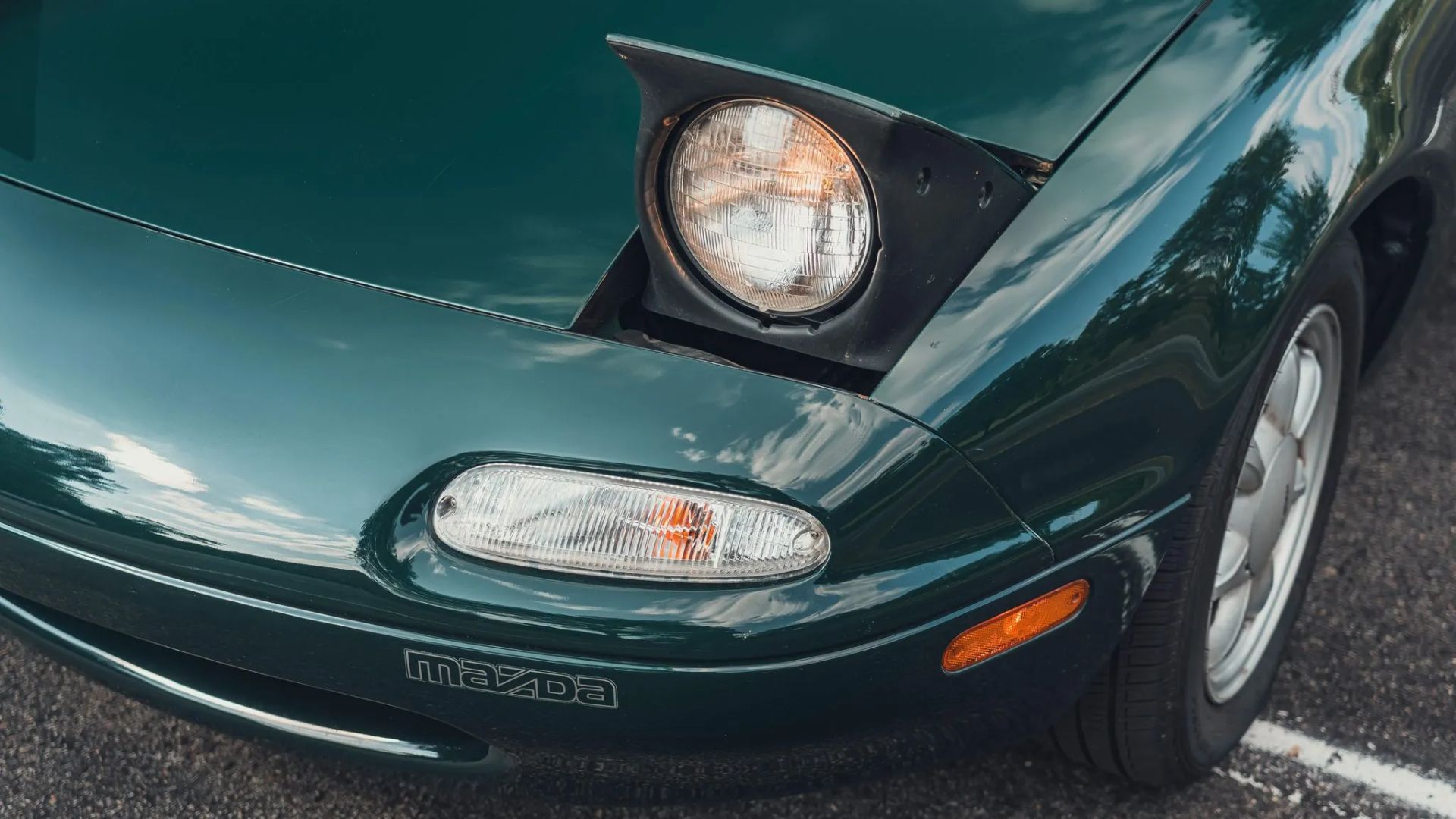 Na sprzedaż: rzadka Mazda MX-5 w ulubionej kolorystyce internetu