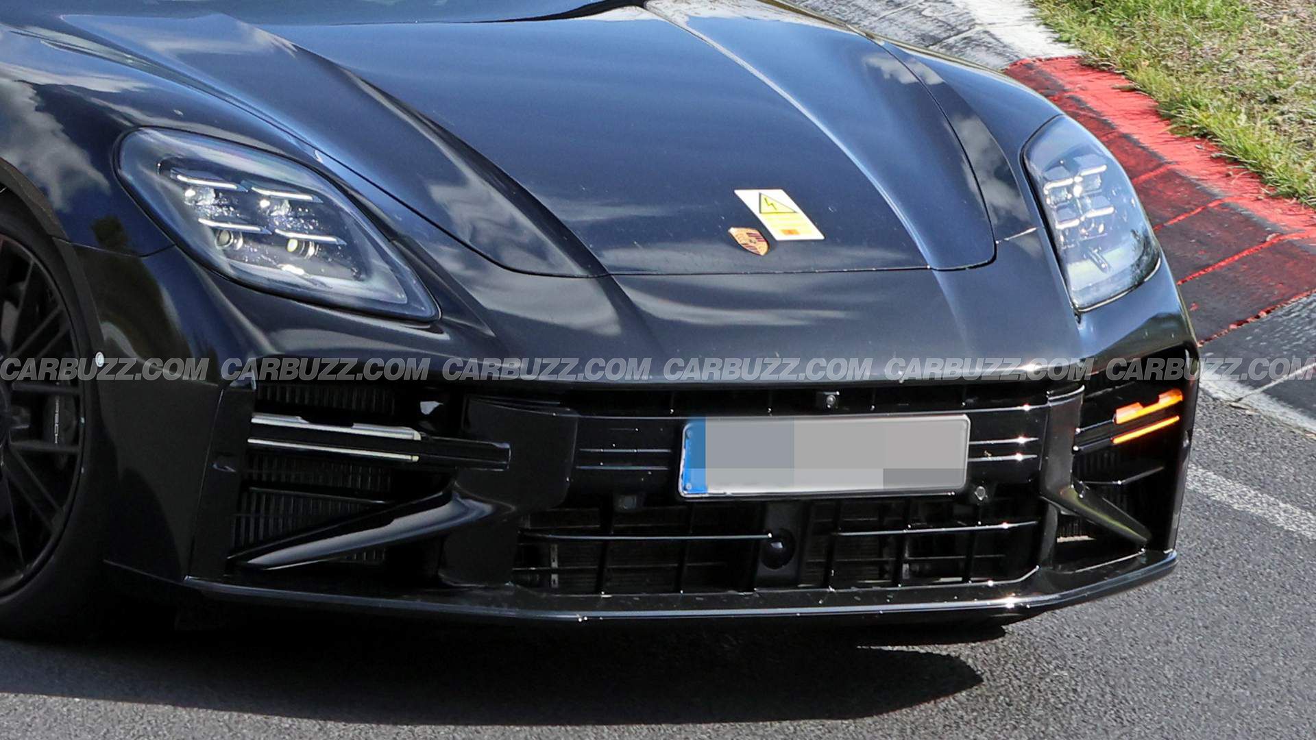 Nowa Porsche Panamera na widoku. AMG ma powody do niepokoju