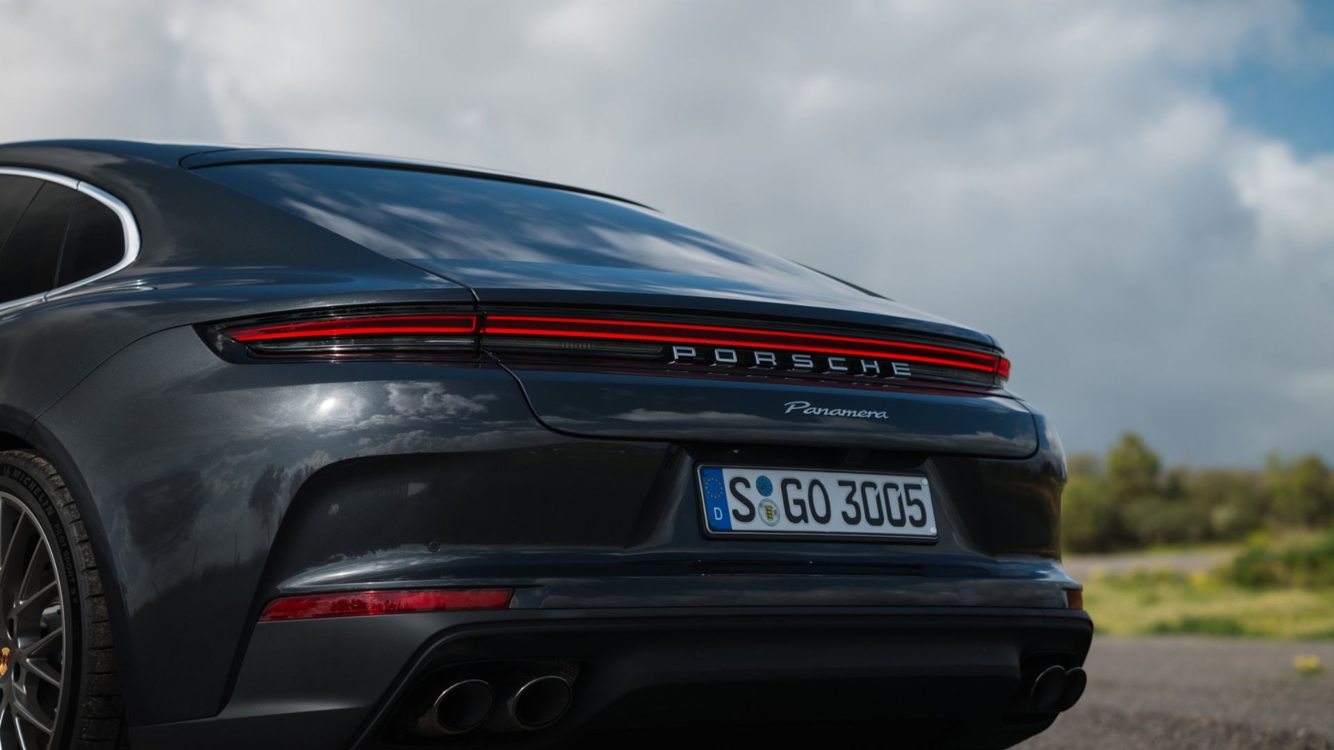 Panamera 4S: złoty środek w gamie – tańsza o $100 tys. od wersji topowej