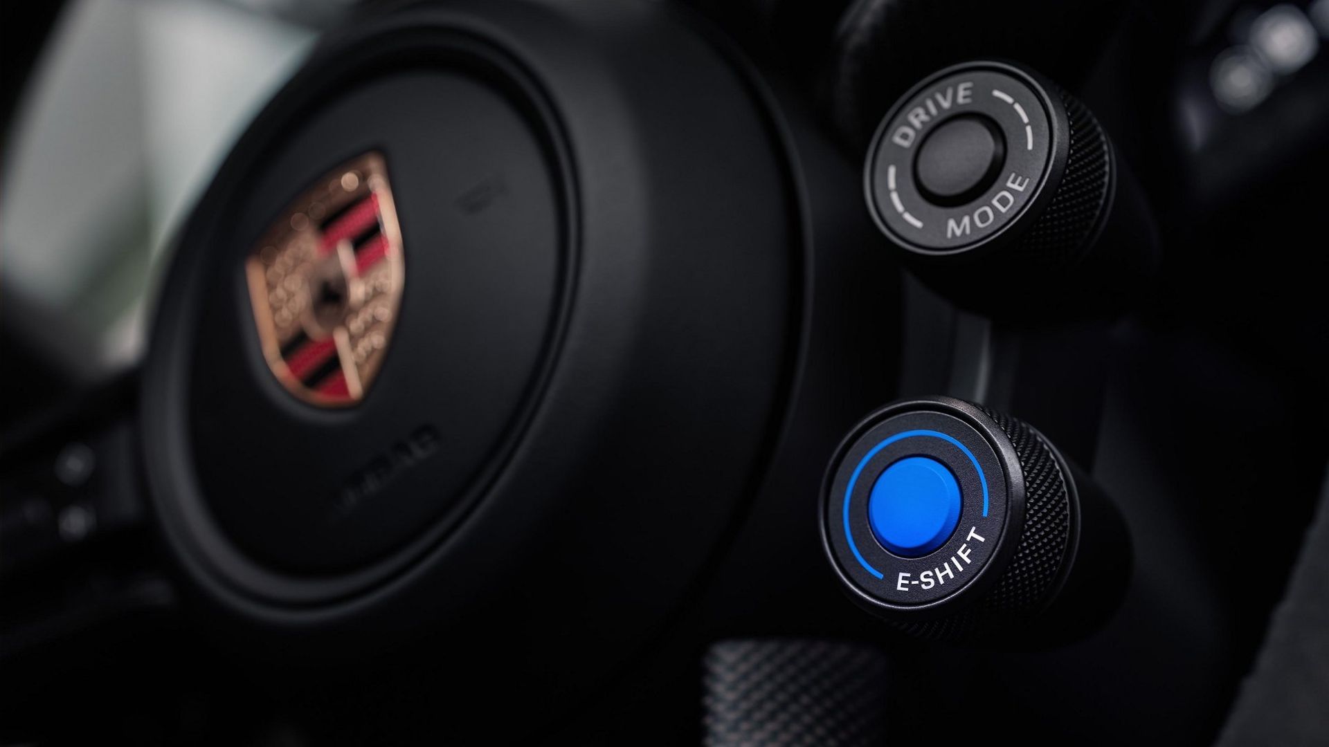 Dlaczego Porsche dodaje 8 symulowanych biegów do dwustopniowej skrzyni Taycana