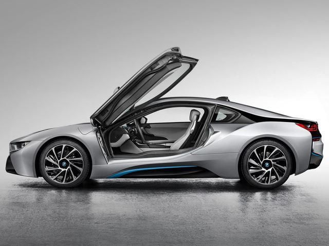 First Images of Production-Spec BMW i8 Emerge