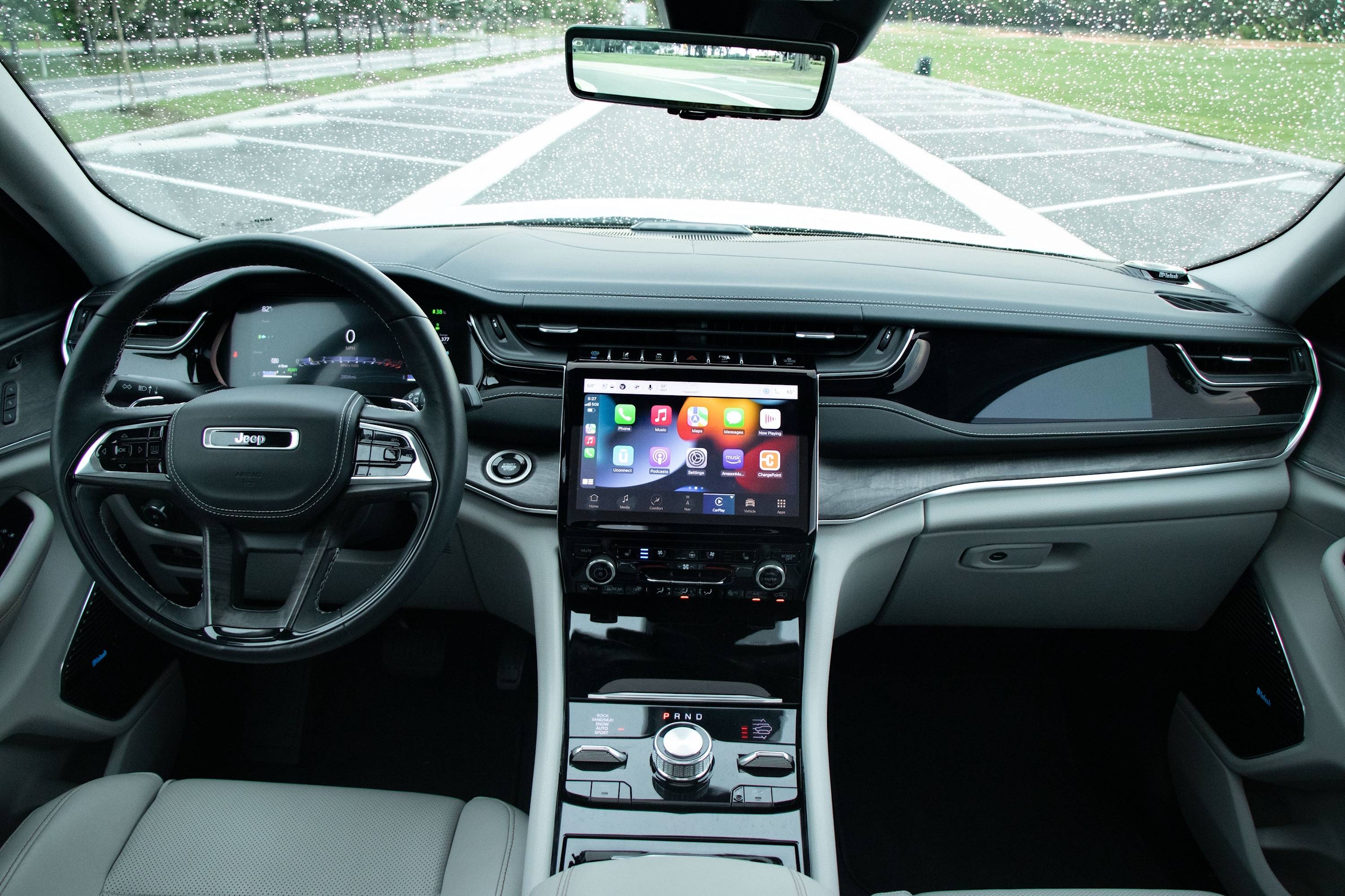 2023 Jeep Grand Cherokee 4xe Interior Photos