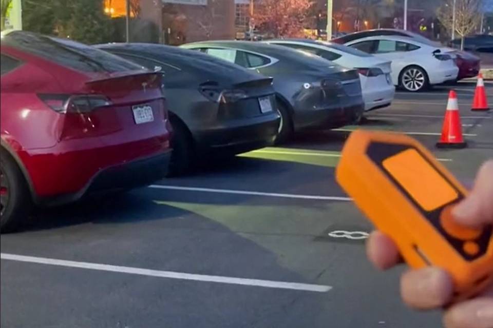 Hacker Angers Tesla Owners By Remotely Opening Their Charging Ports