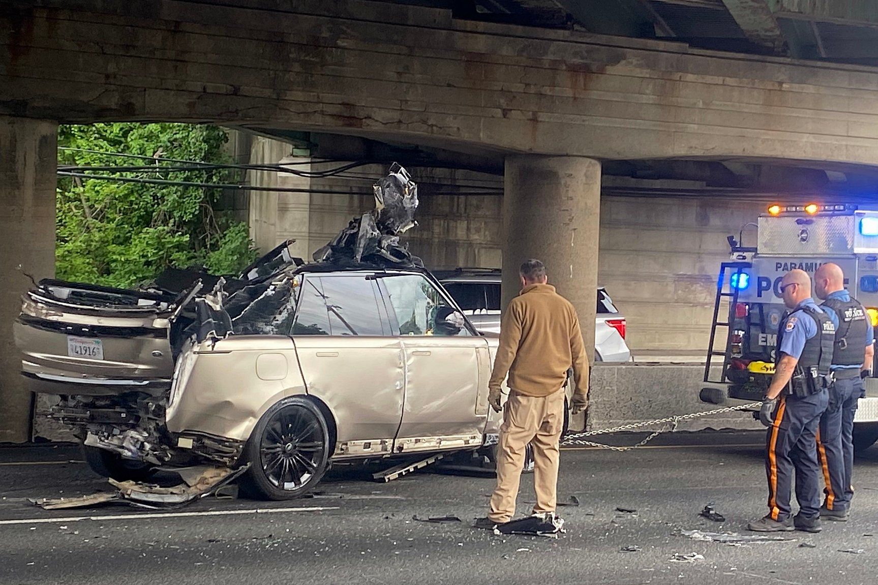 Brand New Range Rover Completely Wrecked After Falling Off Truck