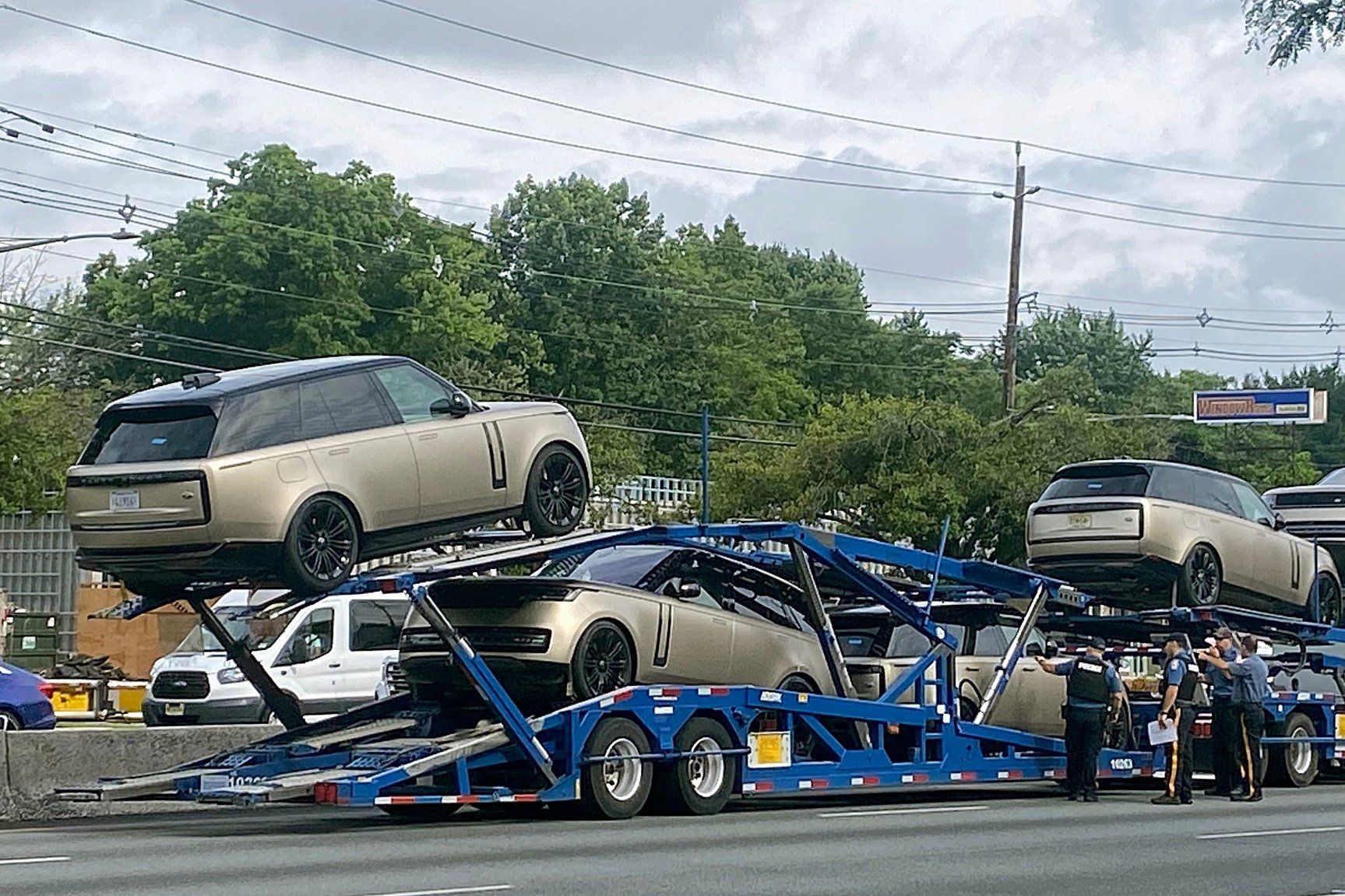 Brand New Range Rover Completely Wrecked After Falling Off Truck