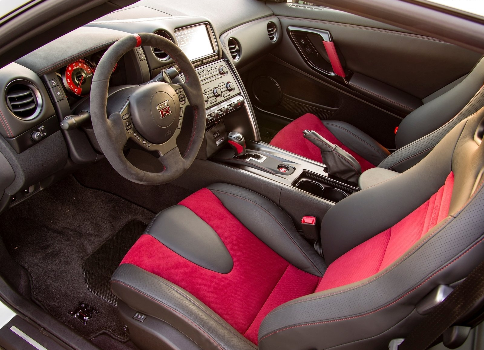 2016 Nissan GT-R NISMO Interior Photos