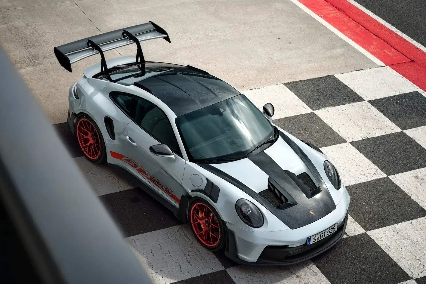 New Porsche 911 GT3 RS Looks Insane With The Weissach Package