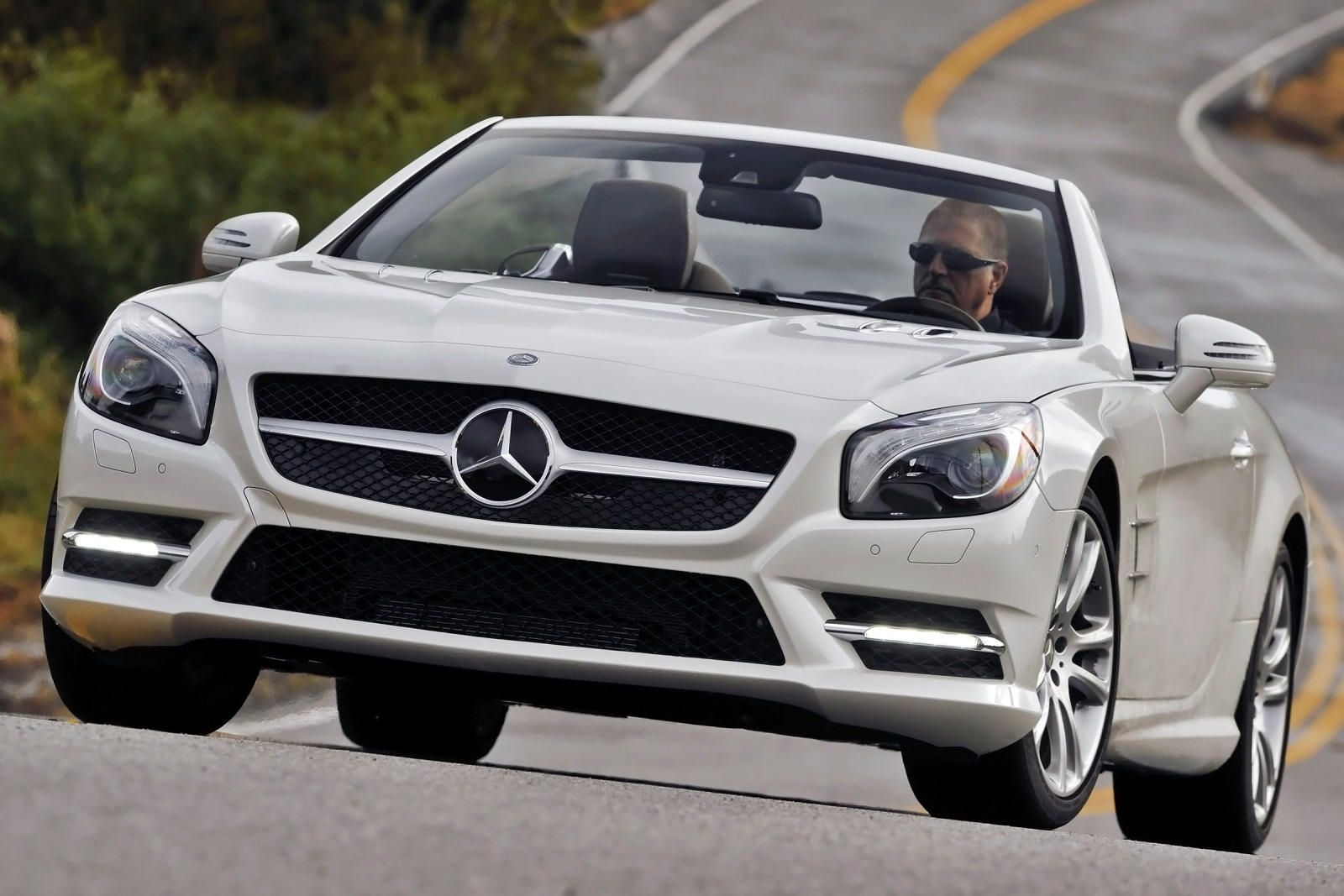 The R231 Mercedes-Benz SL Is An Ugly But Awesome Bargain