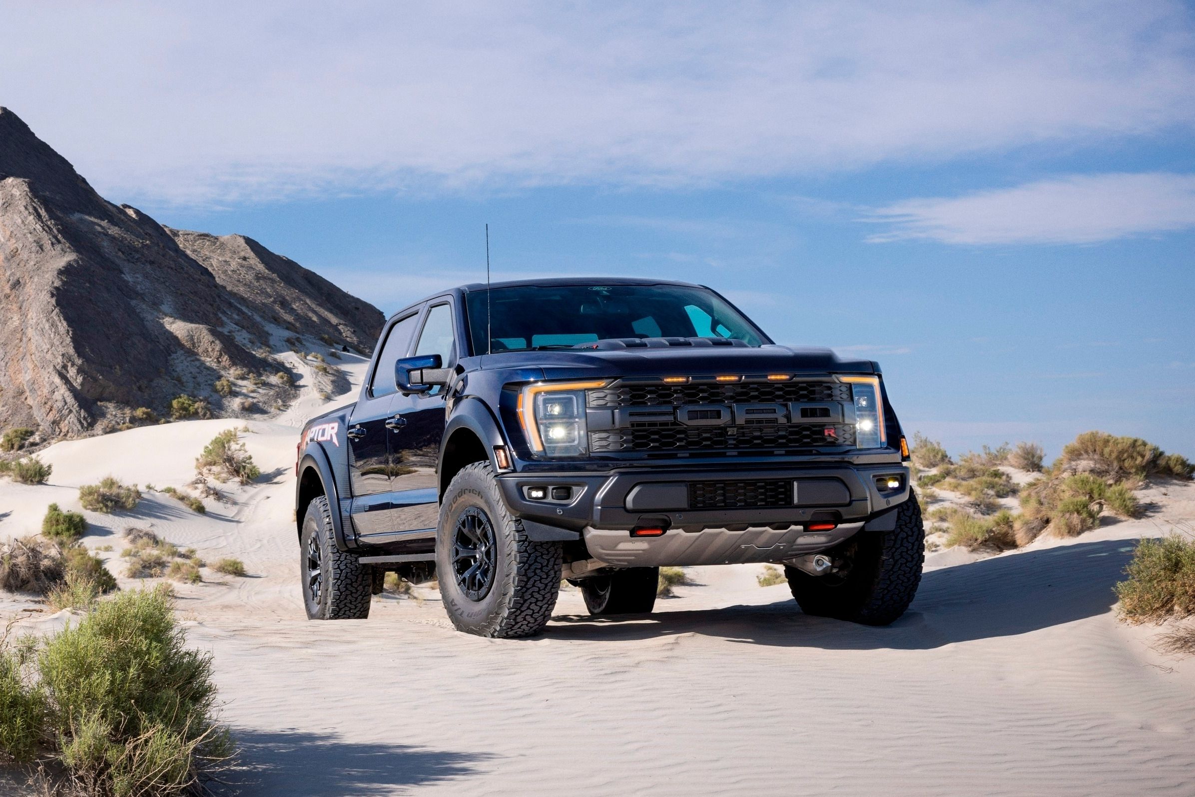 Ford F-150 Raptor R Won't Beat The TRX From 0-60 MPH