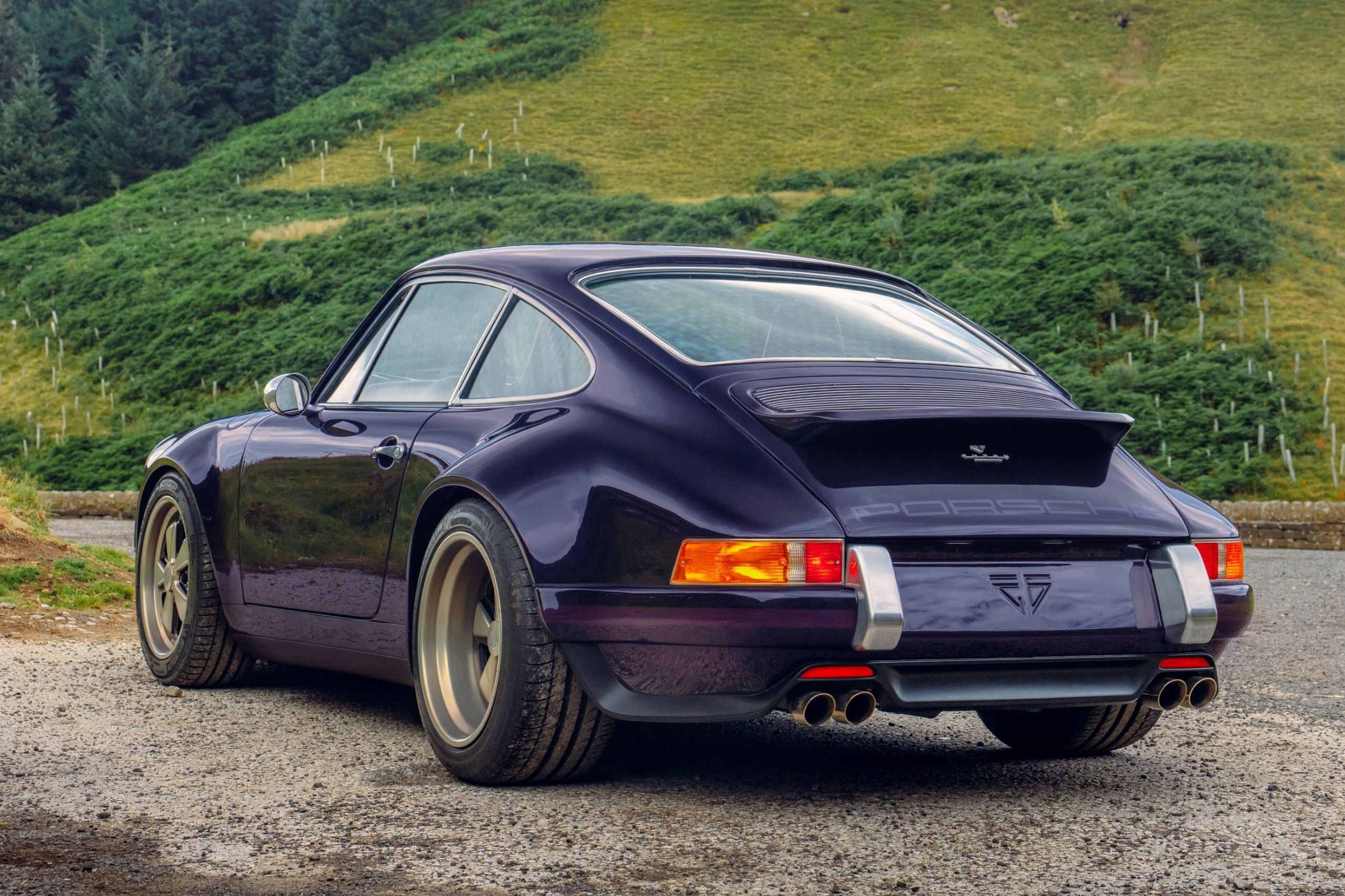 Theon Design's 964 Porsche 911 Is A Carbon-Fiber Restomod With A
