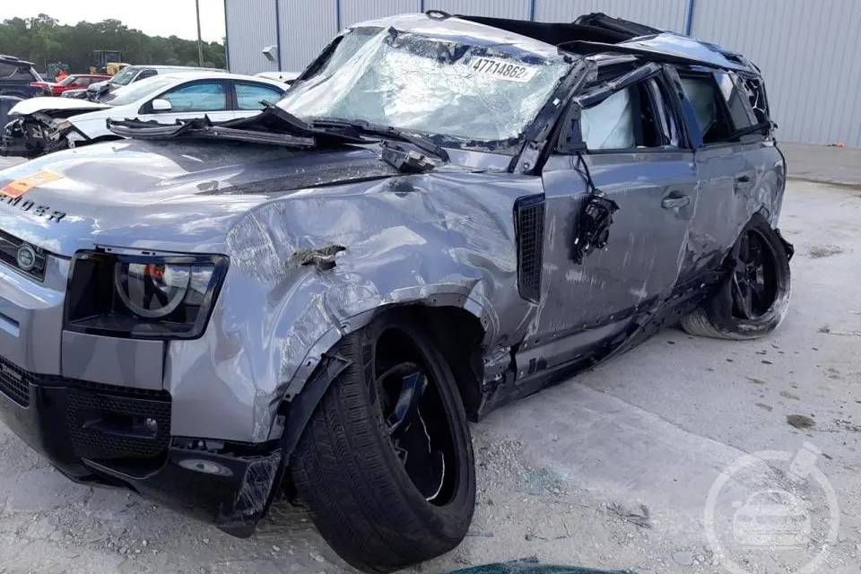 Defender Crash Watch A Land Rover Defender 110 Roll Six Times Across A Highway In ...