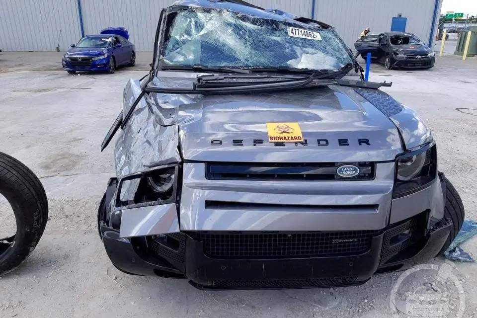 Defender Crash Watch A Land Rover Defender 110 Roll Six Times Across A Highway In ...